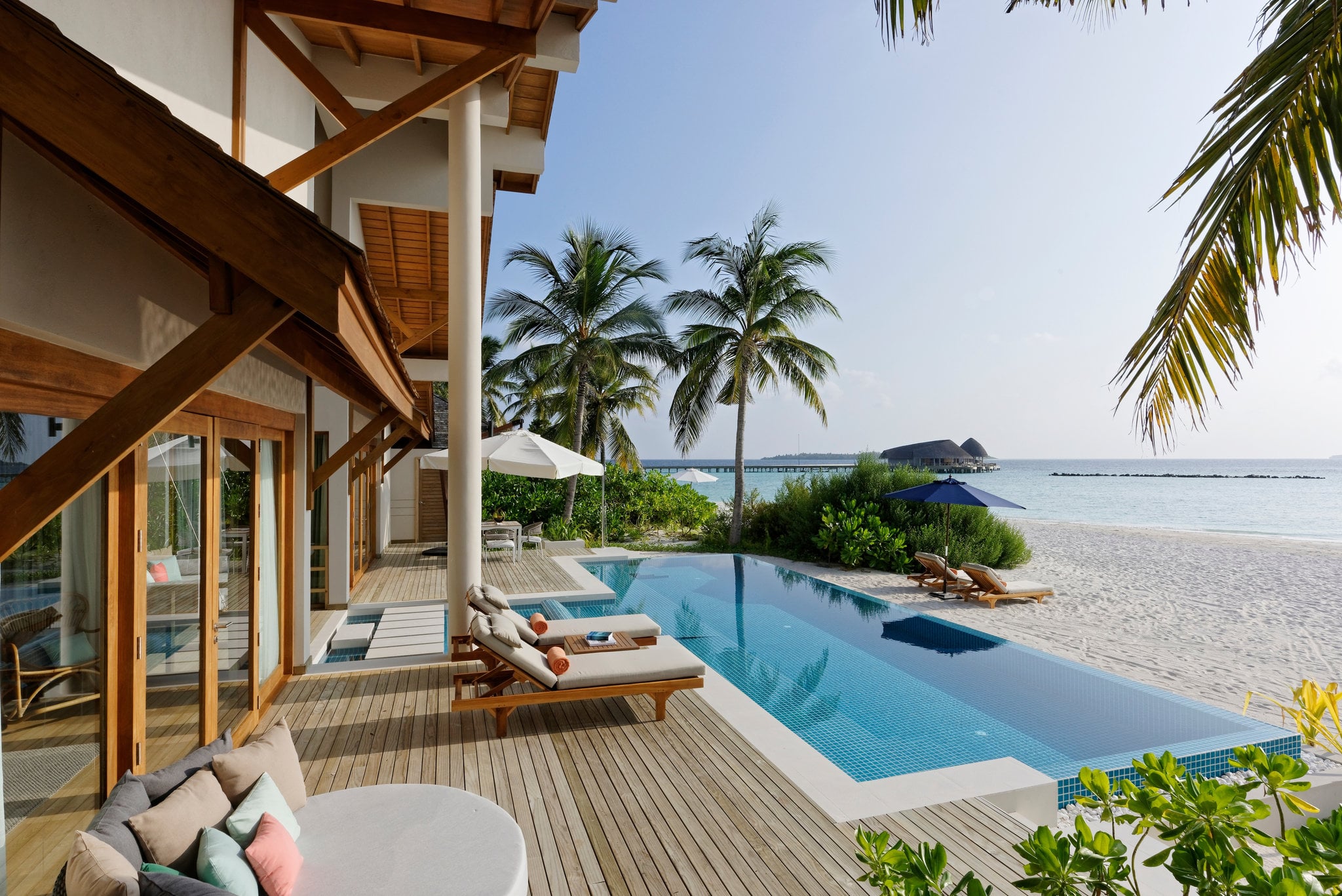 Presidential Beach Villa deux chambres avec piscine à l'Emerald Faarufushi Resort & Spa