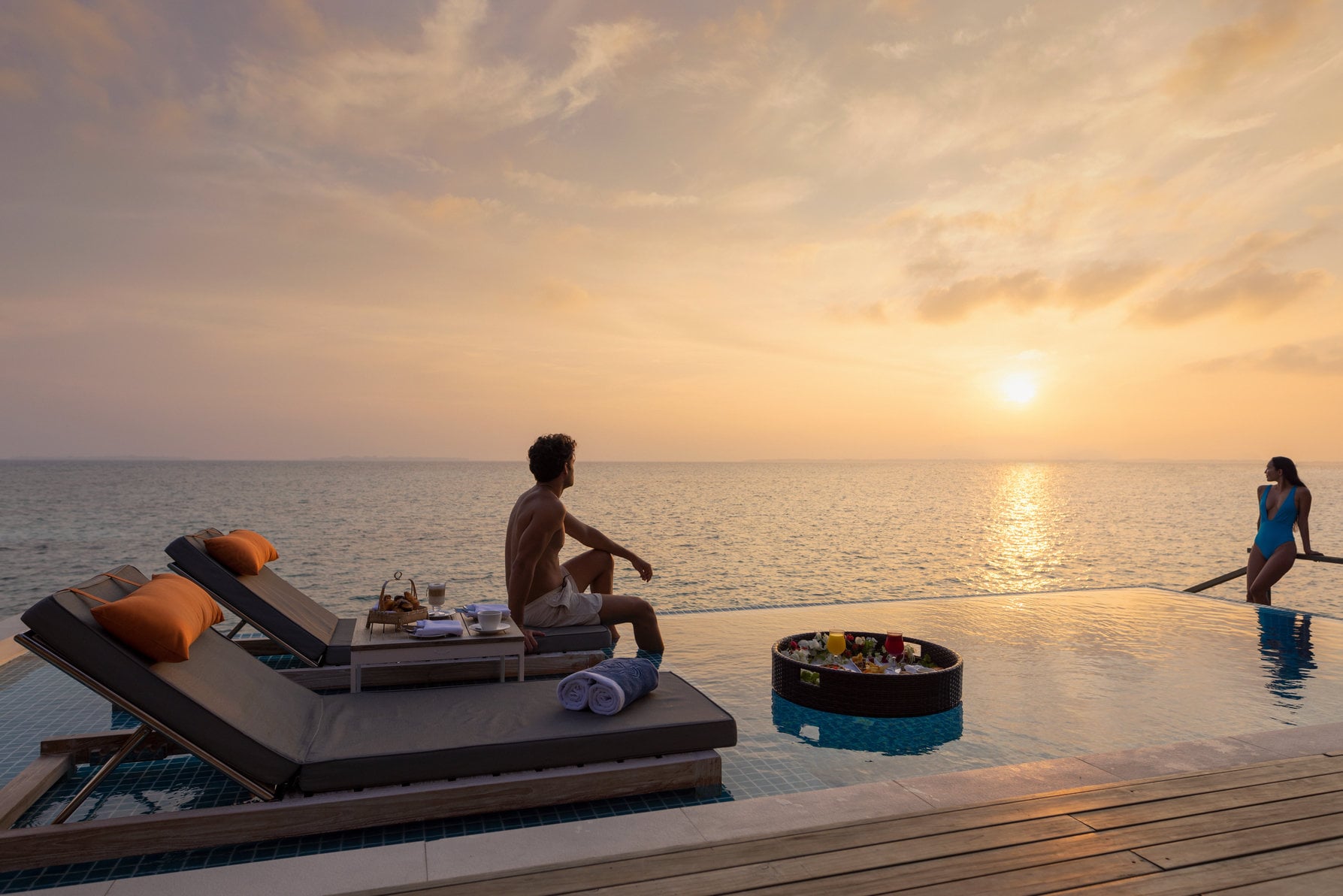 Vue au lever du soleil à l'Emerald Faarufushi Resort & Spa