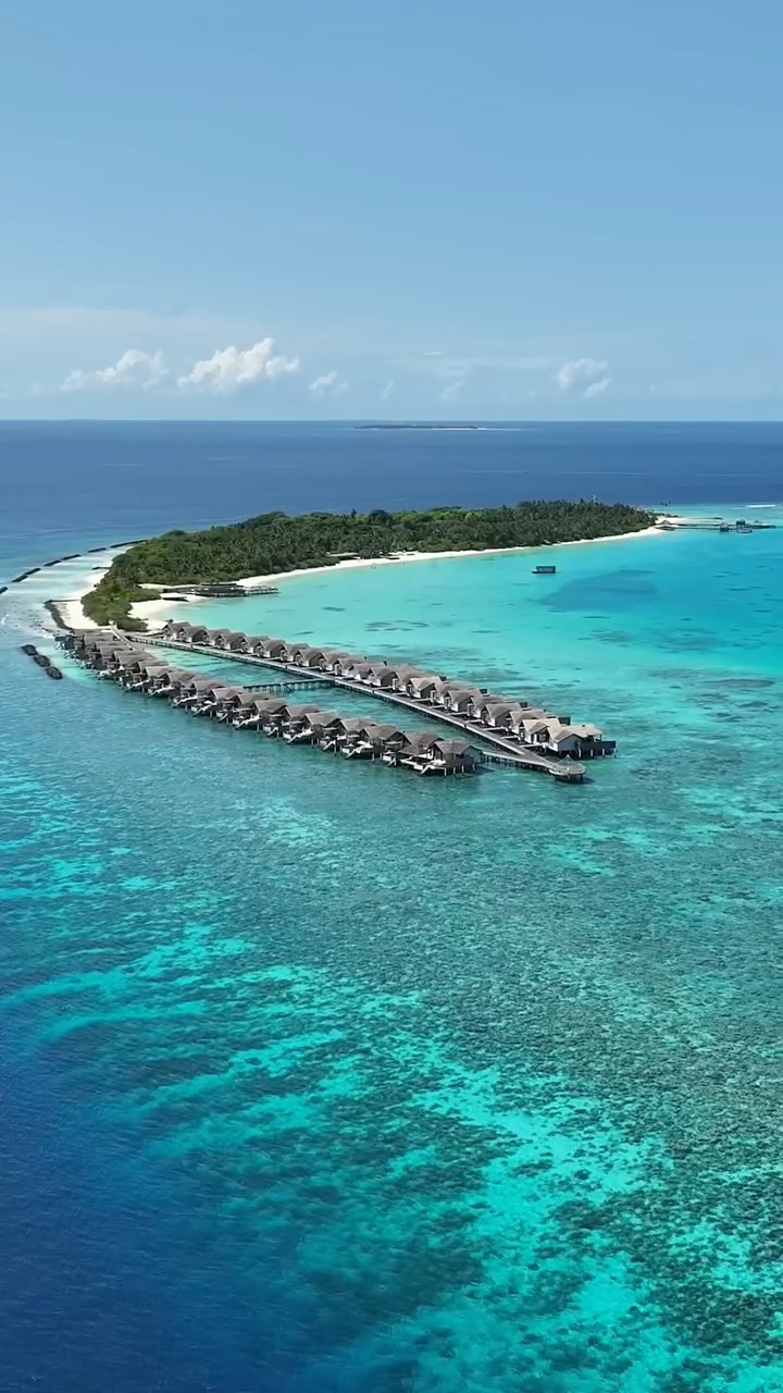 One Day, A Thousand Memories

Crystal-clear lagoons, playful family moments, spa serenity, and golden sunsets—all in a single day.
Every moment at Sirru Fen Fushi feels unforgettable.

#SirruFenFushi 