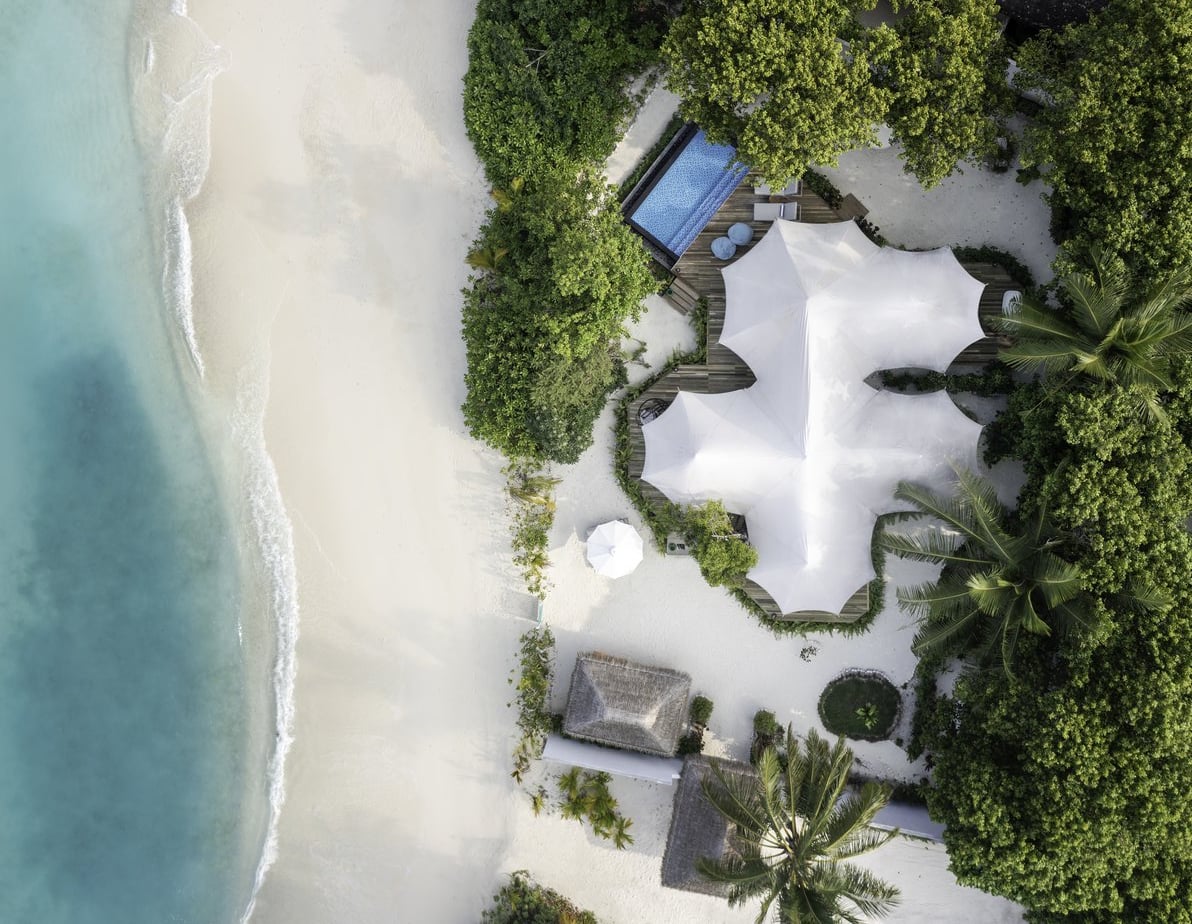 Safari Tented Beach Villa im Fairmont Maldives Sirru Fen Fushi