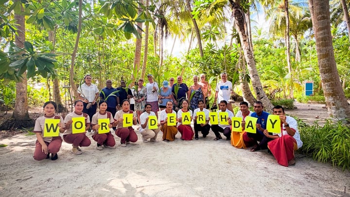 Rooted in purpose this Earth Day 🌿

At Filitheyo Island Resort, our team came together for a meaningful tree planting session, joined by our wonderful guests who contributed alongside us.

Together, 