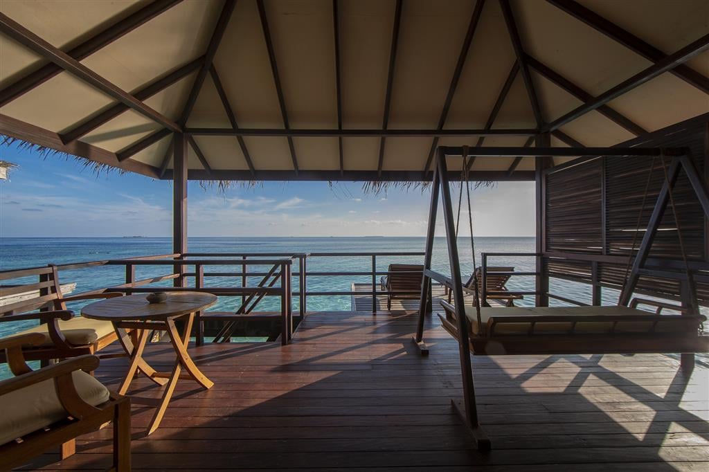 Water Villa (mit Jacuzzi) im Filitheyo Island Resort Maldives