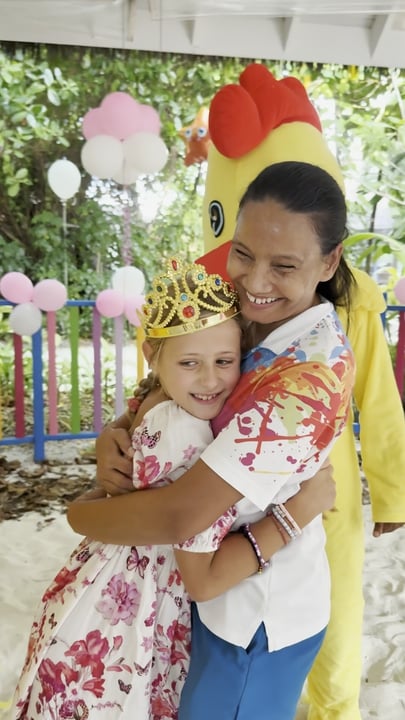 Kaleidoscope Stories | Rossi & The Oceaneers 

Every giggle, every splash, every tiny hand at play, at Finolhu’s Oceaneers Kids Club, magic unfolds at the Island Playground. From seashell treasures to