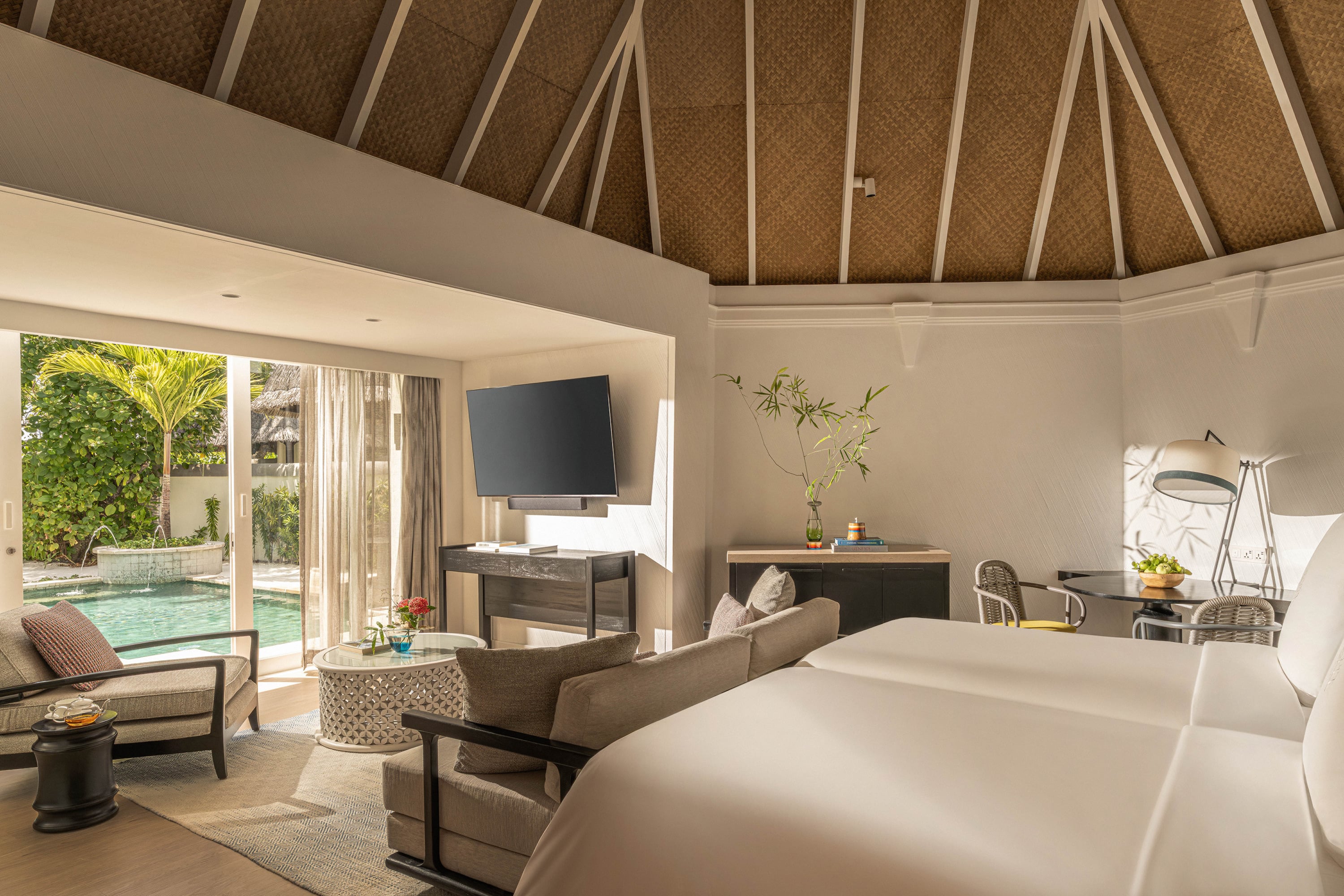 Deluxe Beach Pavilion with Pool im Four Seasons Kuda Huraa