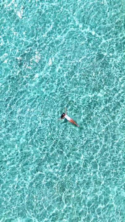 Das könntest du sein, in #FSKudaHuraa auf den Malediven, in der Sommersonne, während die Lagune die ganze Arbeit übernimmt. Schwebende Pläne bleiben eben Pläne.