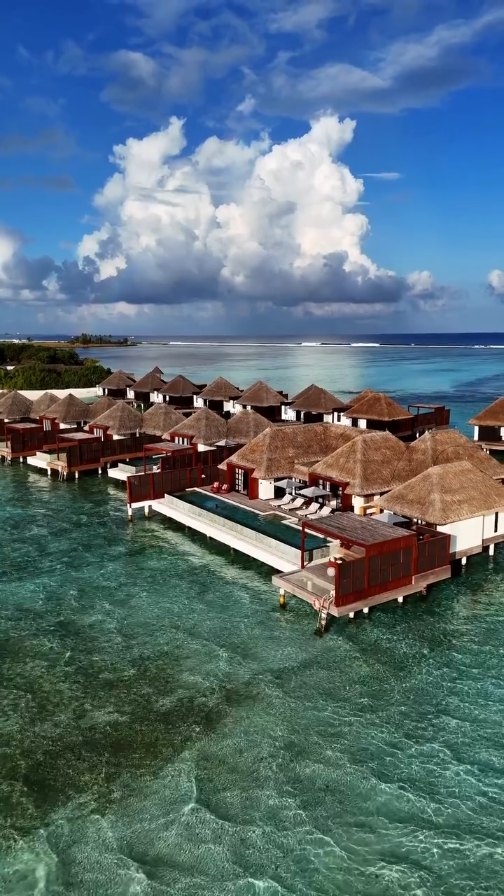 Dilemmes, dilemmes

Trois chambres. Une piscine privée. L'océan Indien à votre porte. Le plus difficile en séjournant dans notre Three-Bedroom Water Suite ? Décider dans quel bleu plonger en premier.

Faites vot