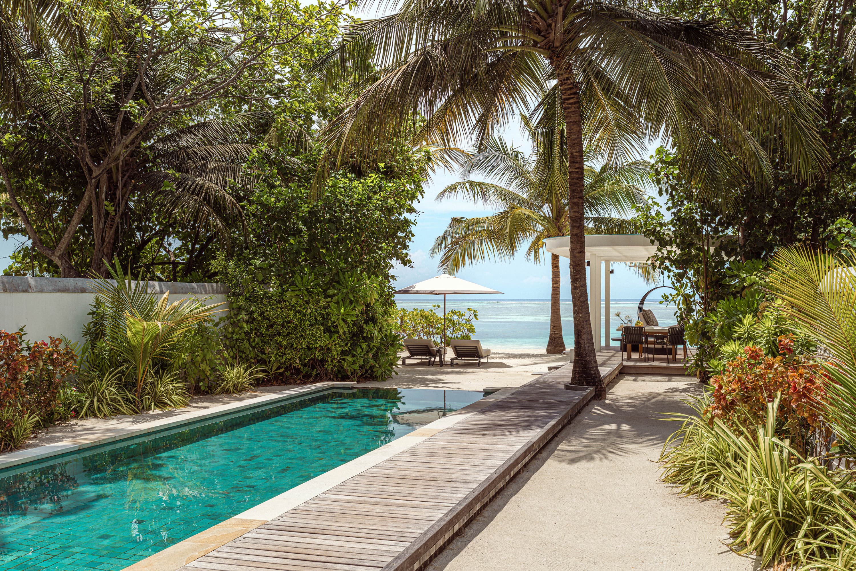 Sunrise Beach Villa with Pool im Four Seasons Kuda Huraa