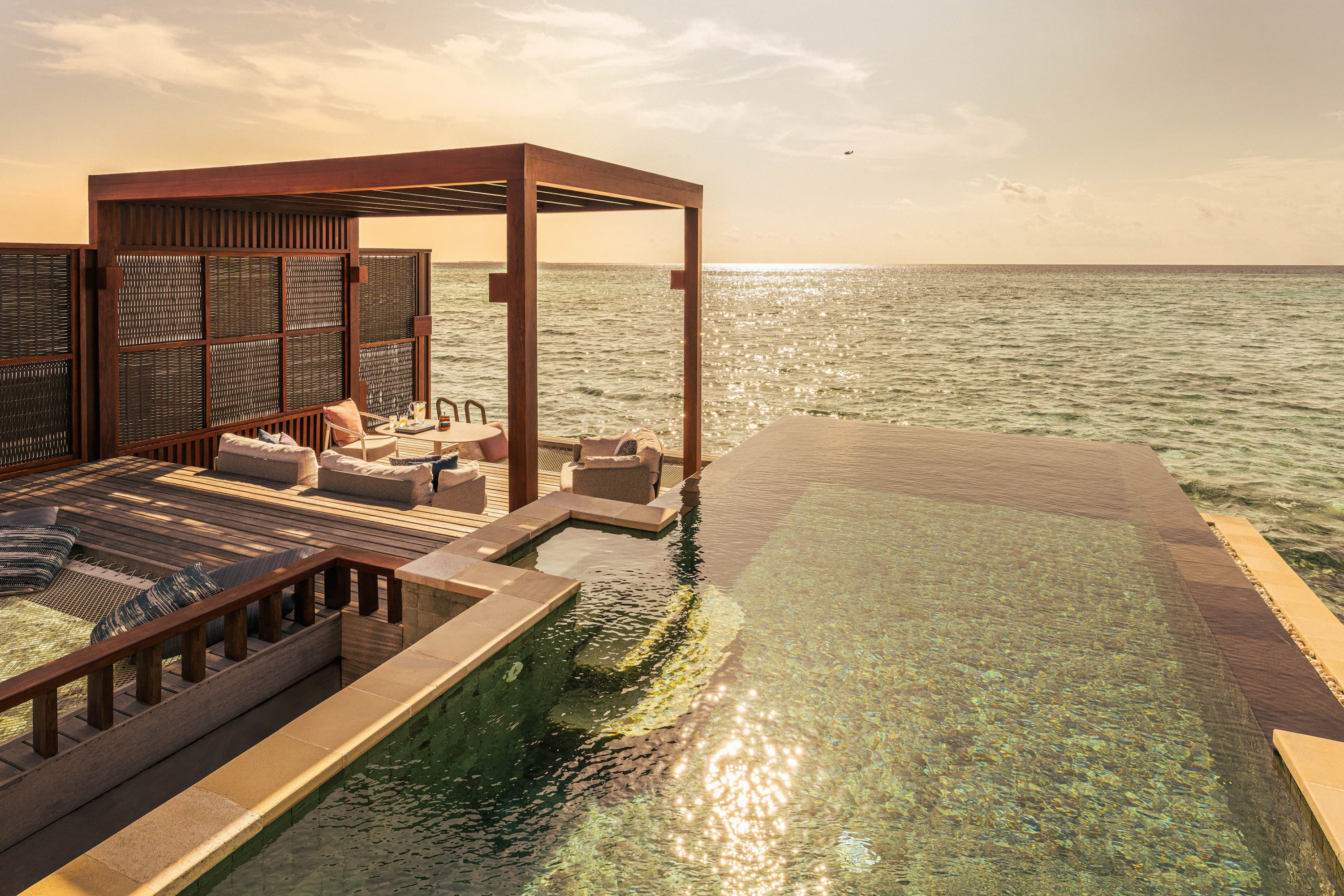 Sunset Water Villa with Pool im Four Seasons Kuda Huraa