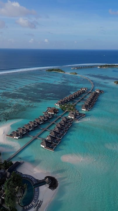 A little sneak peek of summer at #FSKudaHuraa, where the days arrive sunlit, sea-sprayed and ready to play.

Think ocean blues, poolside giggles, bright little adventures and the kind of island moment