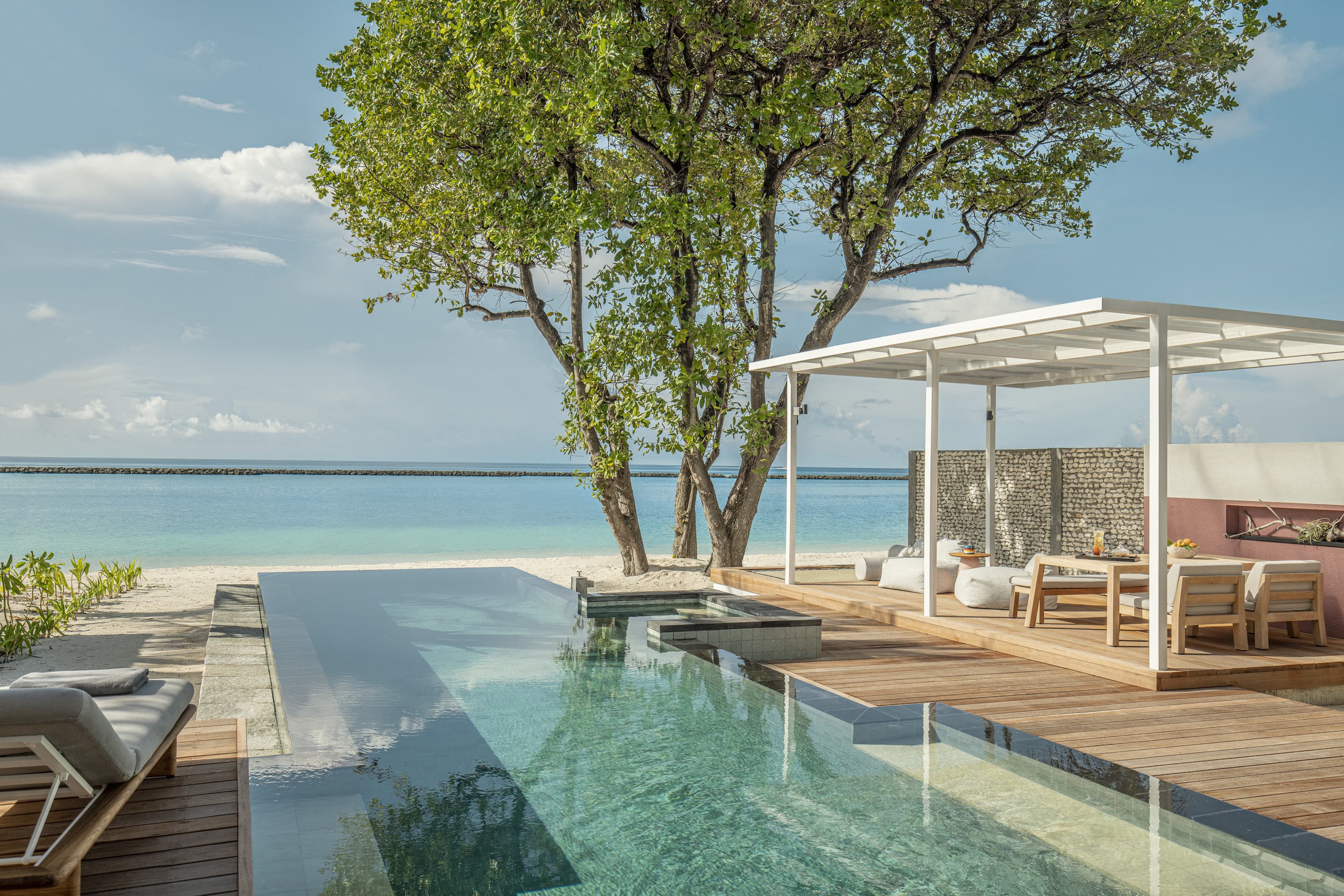 Premier Oceanfront Bungalow with Pool at Four Seasons Landaa Giraavaru