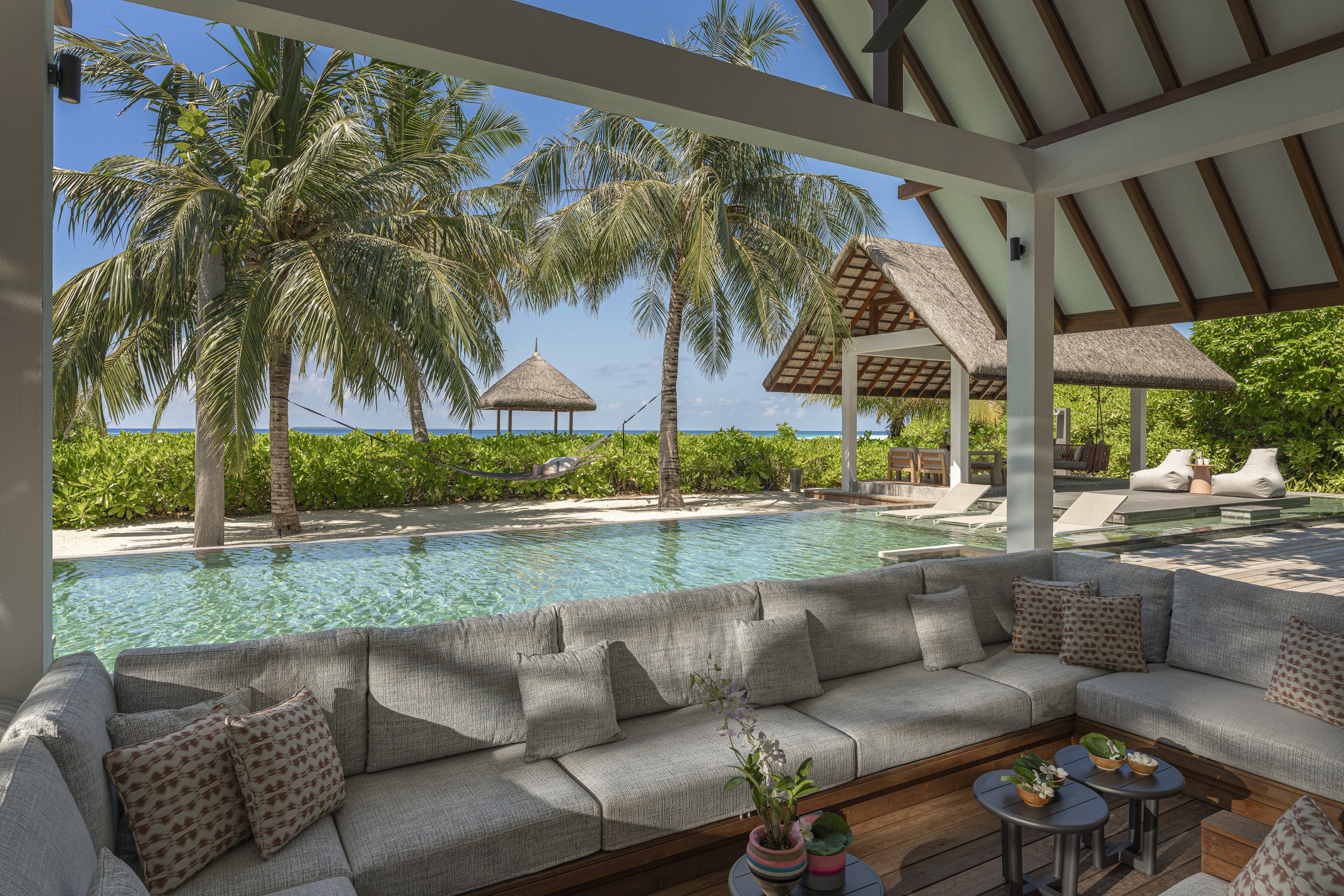 Two-Bedroom Royal Beach Villa at Four Seasons Landaa Giraavaru