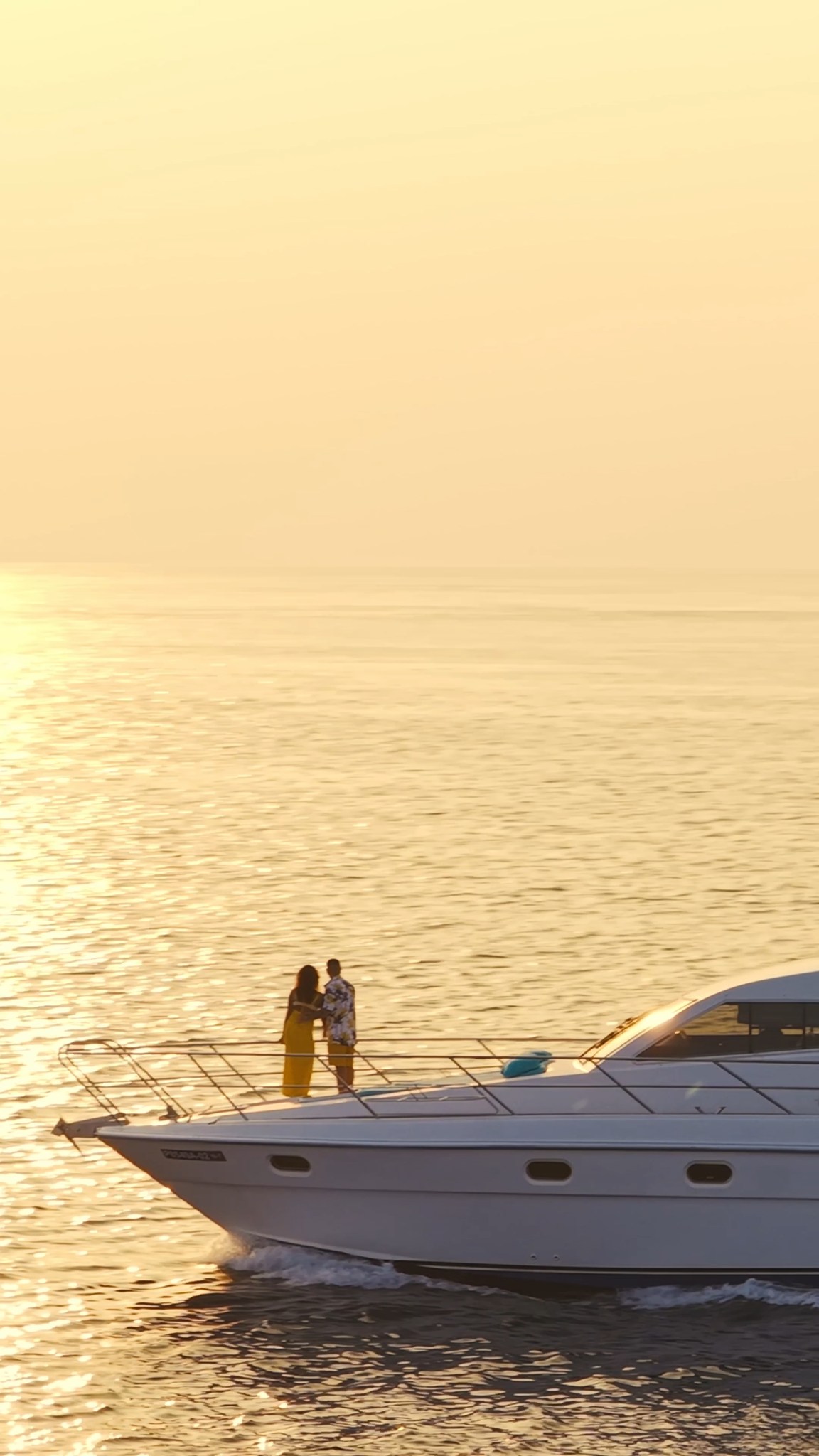 Wen würden Sie zu dieser unvergesslichen Yachtfahrt mitnehmen? Markieren Sie Ihren Reisepartner unten. 🌊✨

#furaverimaldives #visitmaldives #luxuryresort #ManyMemories #yatcht