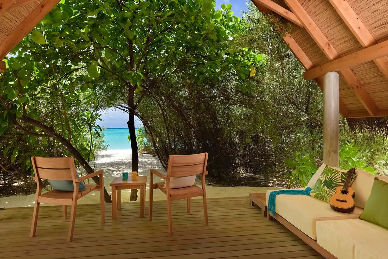 Beach Villa Sunset bei Fushifaru Maldives