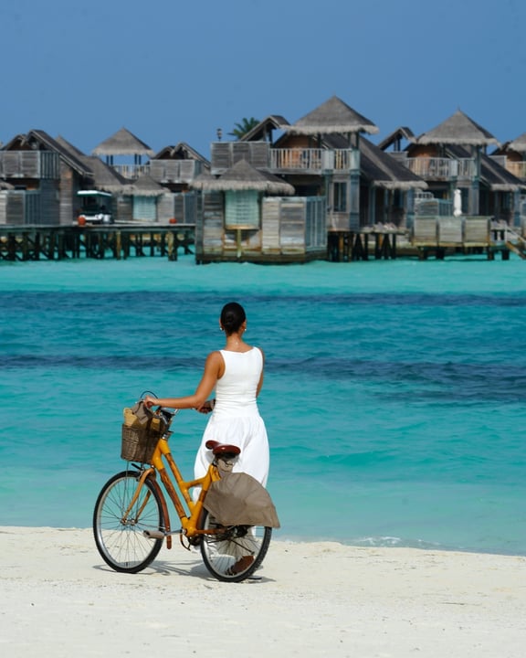 Foto von Gili Lankanfushi, Maldives in Gili Lankanfushi, Maldives. Möglicherweise ein Bild von Fahrrad, im Freien und Text.