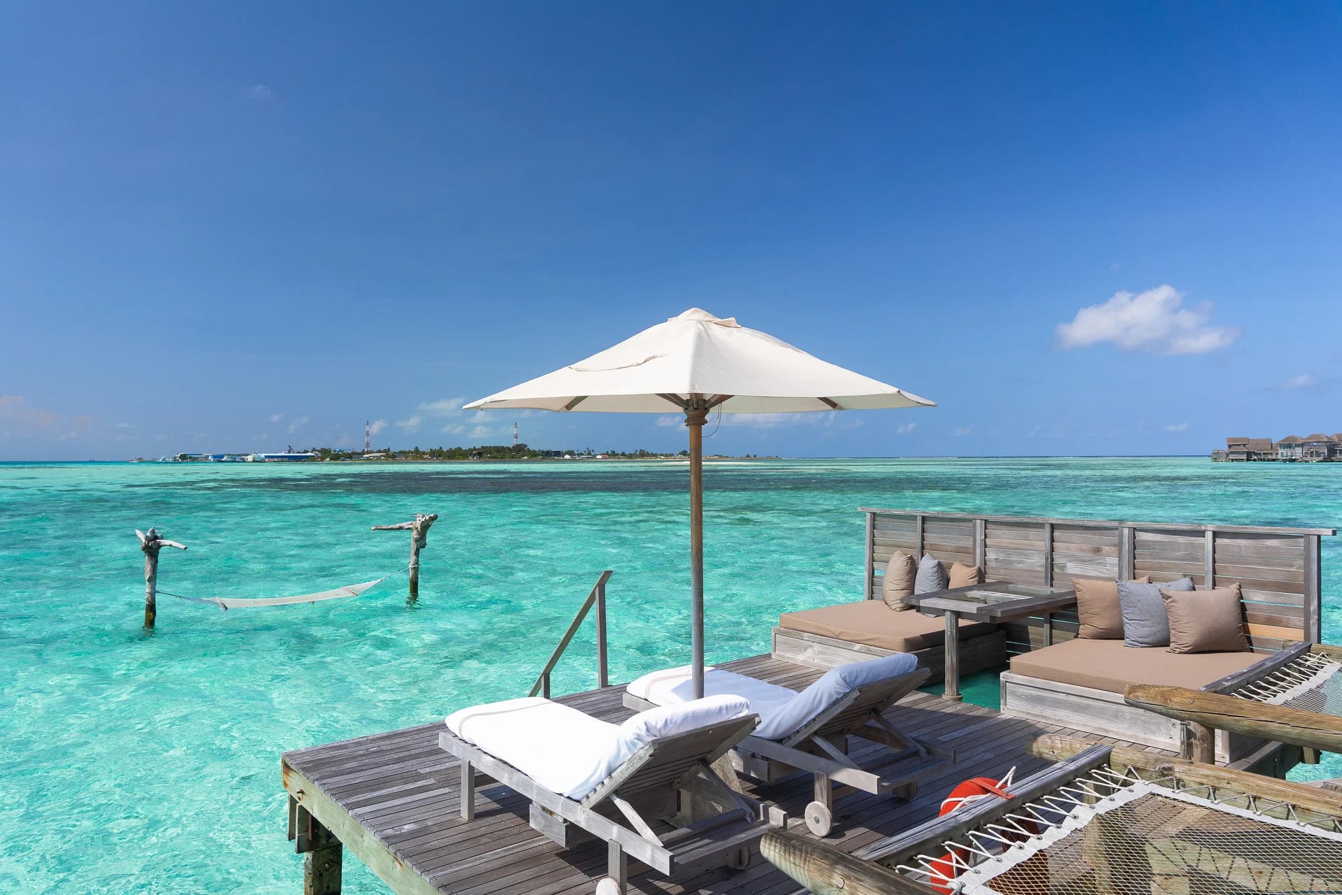Island View Crusoe Residence in Gili Lankanfushi