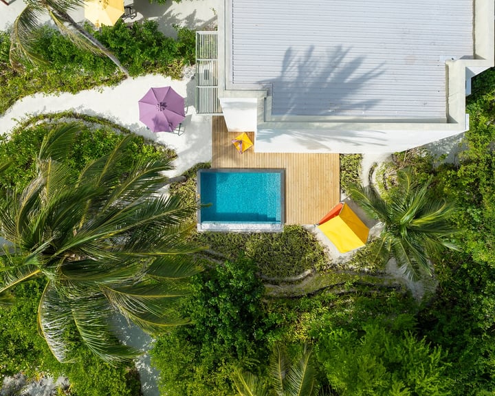 Foto di Hard Rock Hotel Maldives presso Hard Rock Hotel Maldives. Potrebbe essere un'immagine con testo.