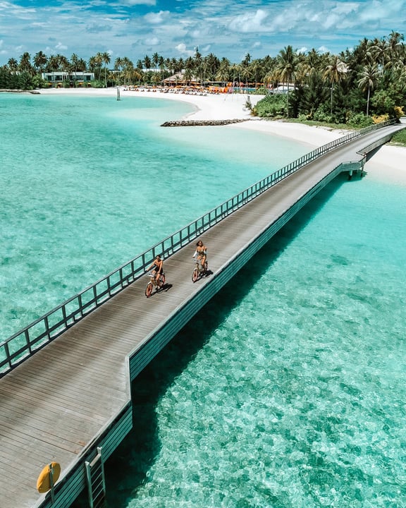Que vous traversiez le pont à vélo, fonciez à pleine vitesse en jet-ski sur les vagues, ou profitiez d'une baignade rafraîchissante dans des eaux cristallines, l'aventure sans interruption vous attend toujours.

Dites-nous en commentaire : A