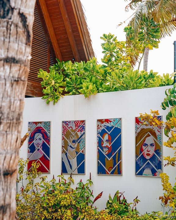 Foto di Hard Rock Hotel Maldives presso Hard Rock Hotel Maldives. Potrebbe essere un'immagine con testo.
