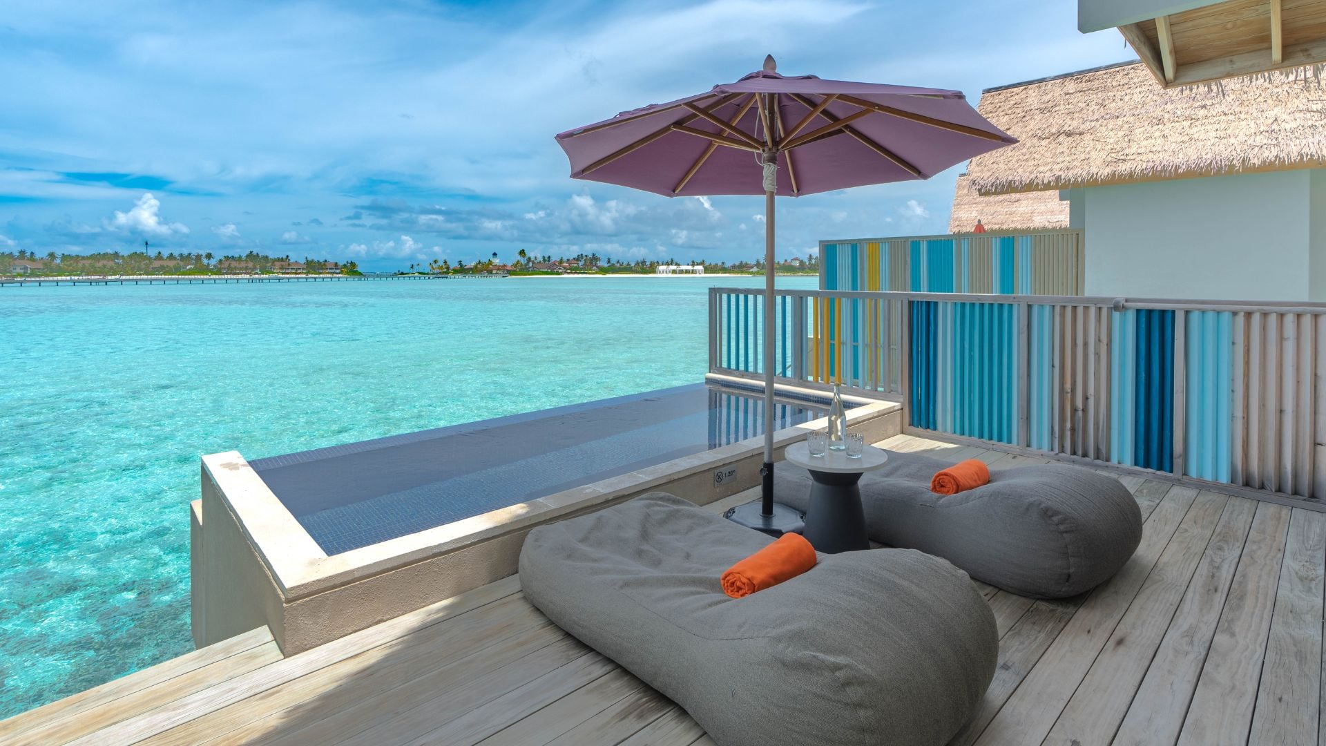Platinum Overwater Private Pool Villa im Hard Rock Hotel Maldives