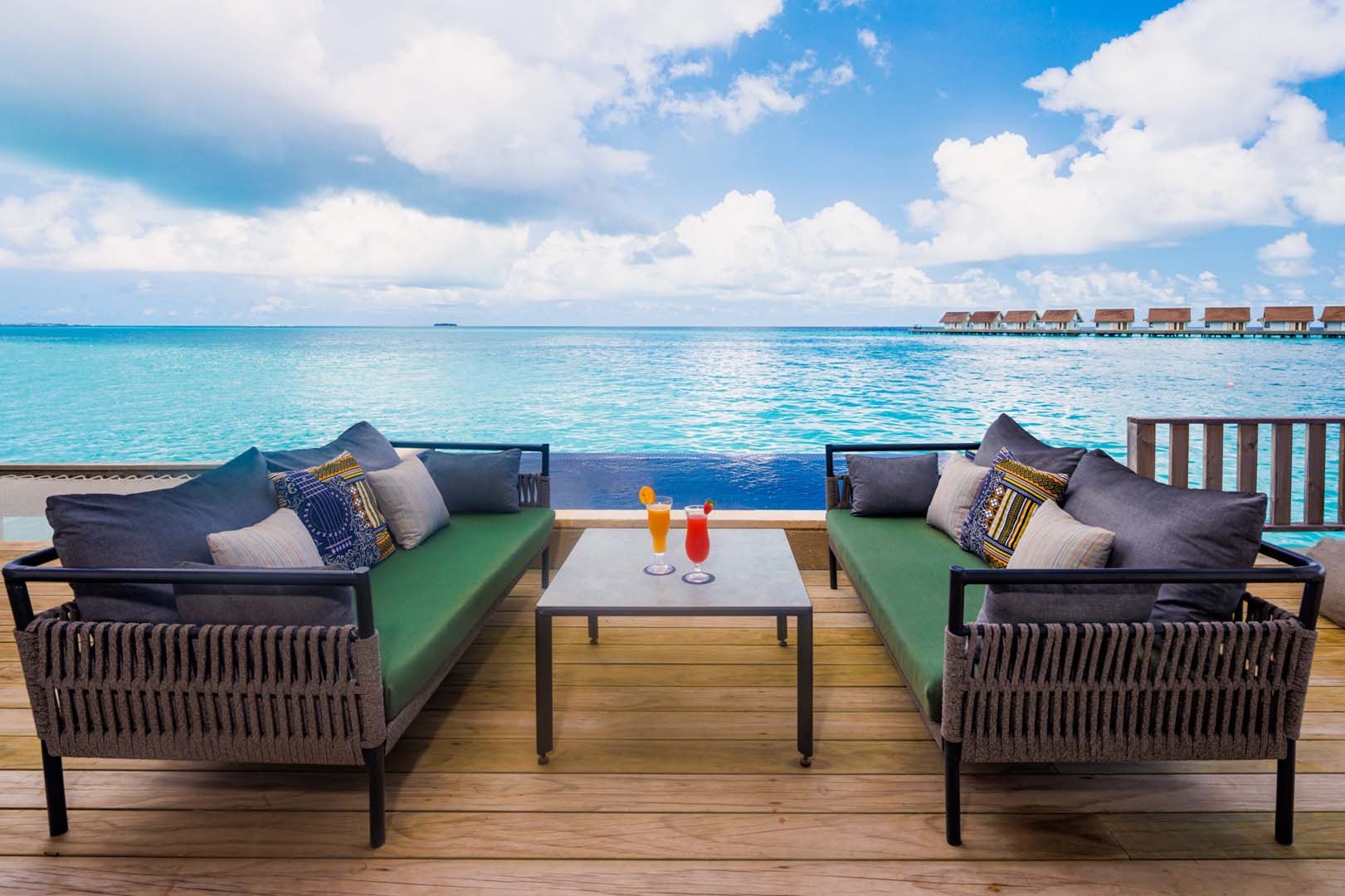 Rock Royalty Overwater Private Pool Villa - Zwei Schlafzimmer im Hard Rock Hotel Maldives