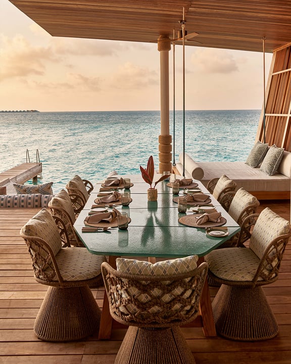 Aucune réservation nécessaire. Il suffit de se réunir autour de la table et de laisser votre chef privé s'occuper du reste. Dîner dans la résidence, avec l'océan Indien en prime.⁠
⁠
#HereBaaAtoll #SeasideCollection