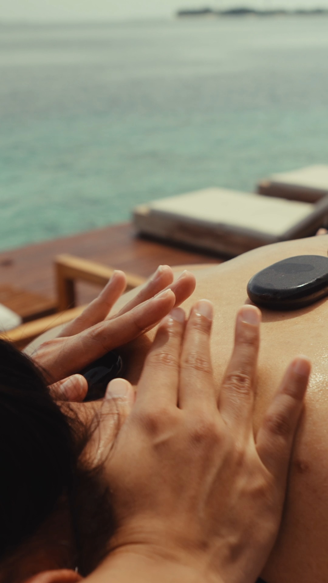 Un calore che scioglie la tensione.

Vivi un profondo senso di relax con il Warm Stone Body Treatment all'IASO MediSpa, Heritance Aarah, un massaggio profondamente terapeutico con pietre basaltiche calde e oliate