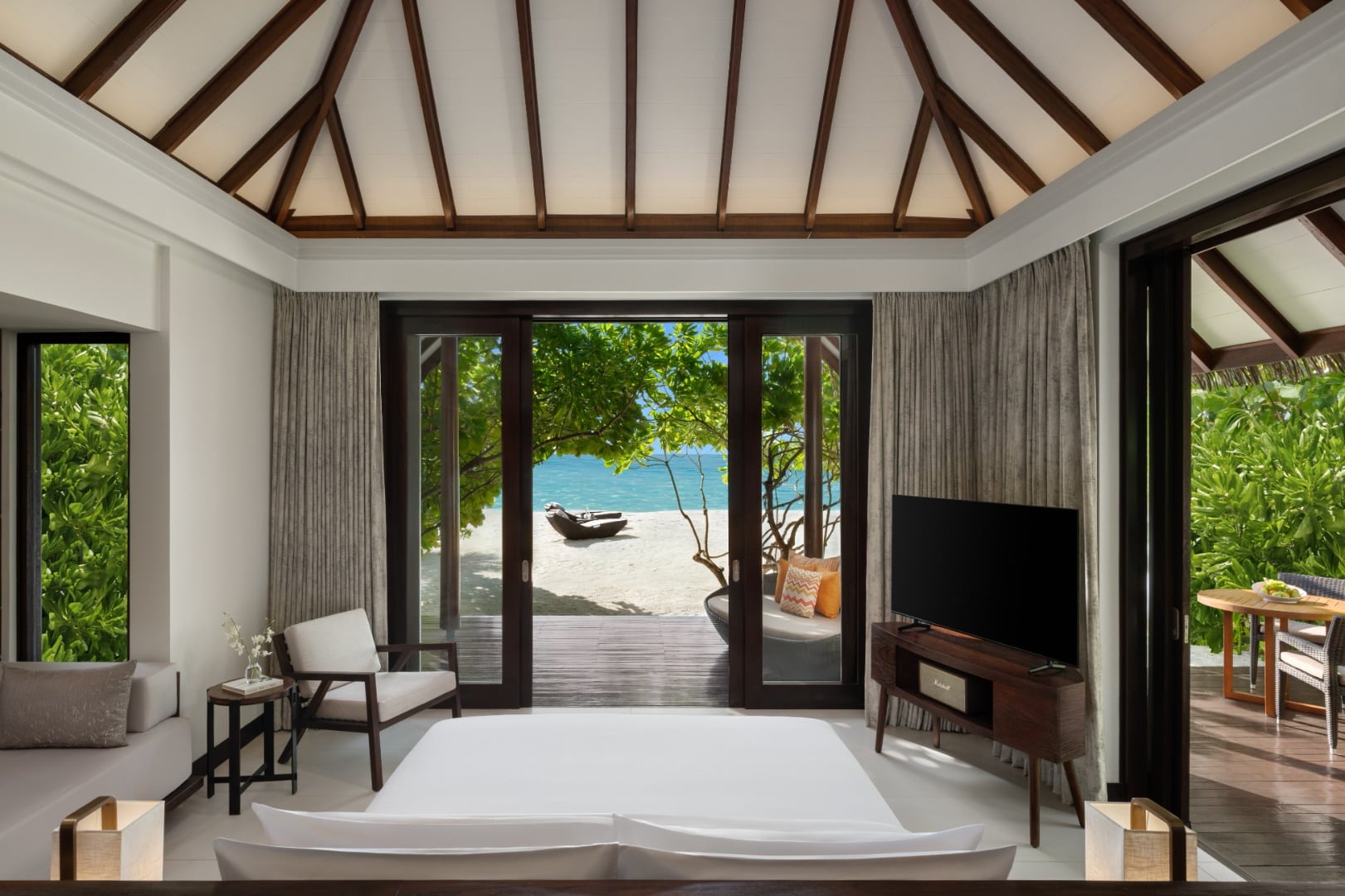 Pool Beach Villa im Heritance Aarah