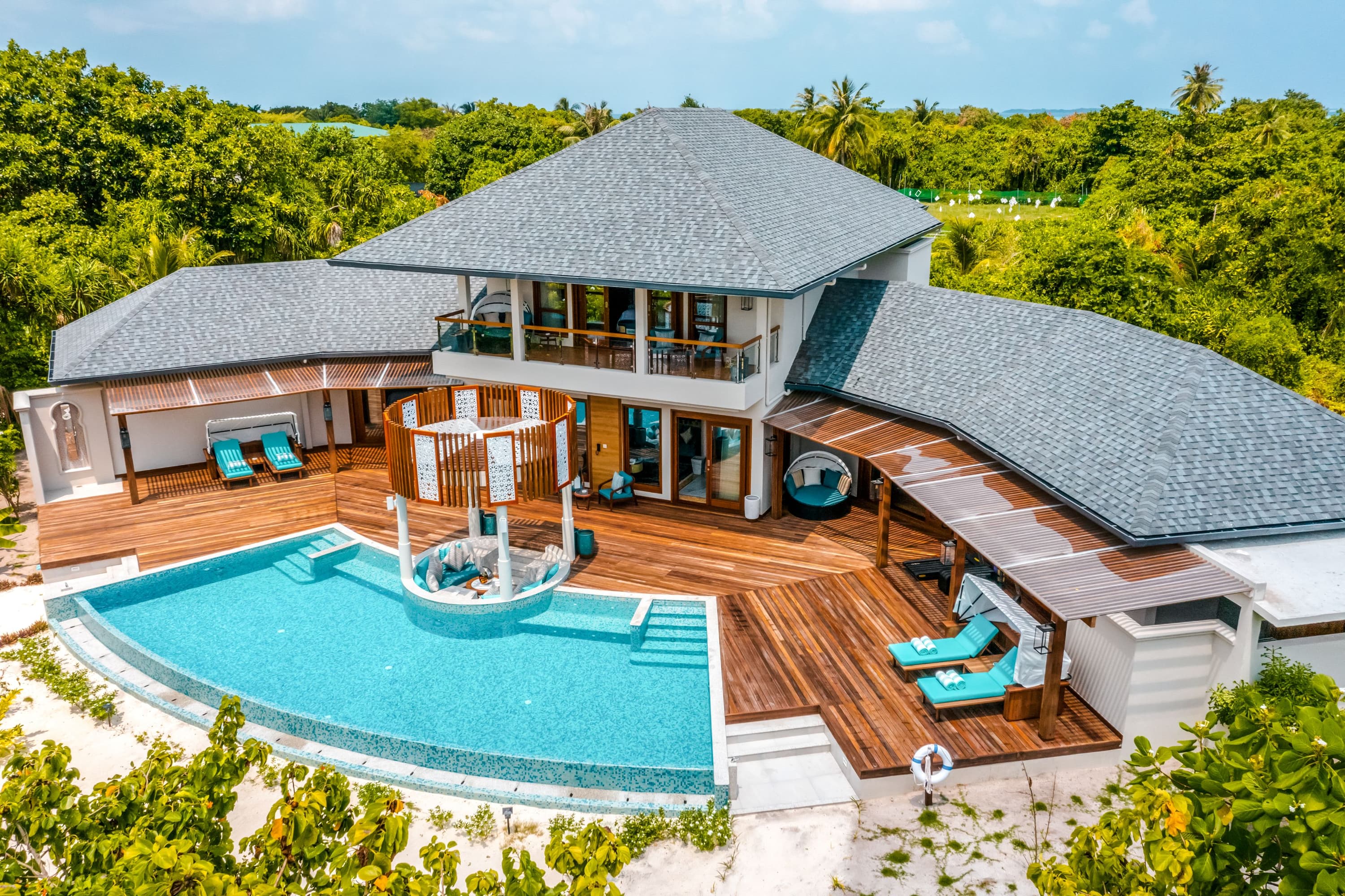 Grand Beach Residence mit Pool im Hideaway Beach Resort & Spa