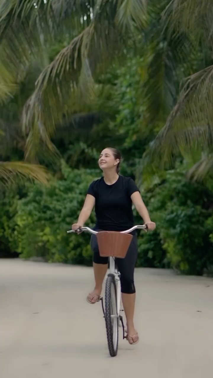 Wellness takes many forms at Hideaway. It can be a peaceful yoga session by the ocean, a rejuvenating spa treatment, a leisurely cycle through one of the Maldives’ largest natural islands, or simply e