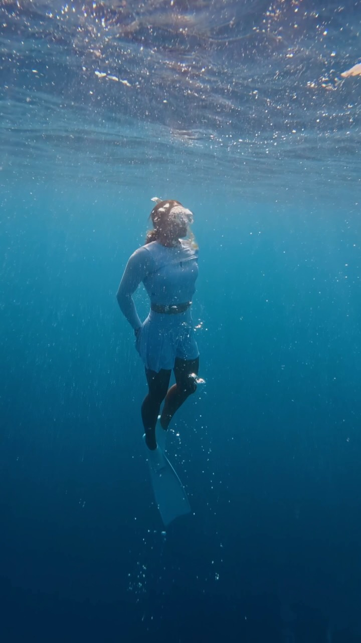 Hier im Hideaway liegt das Hausriff nur wenige Schritte vom Strand entfernt und wartet direkt unter der Oberfläche. Gleiten Sie direkt vom Ufer ins türkisfarbene Wasser, erkunden Sie eine Welt voller Farben und Leben, und kehren Sie dann zur