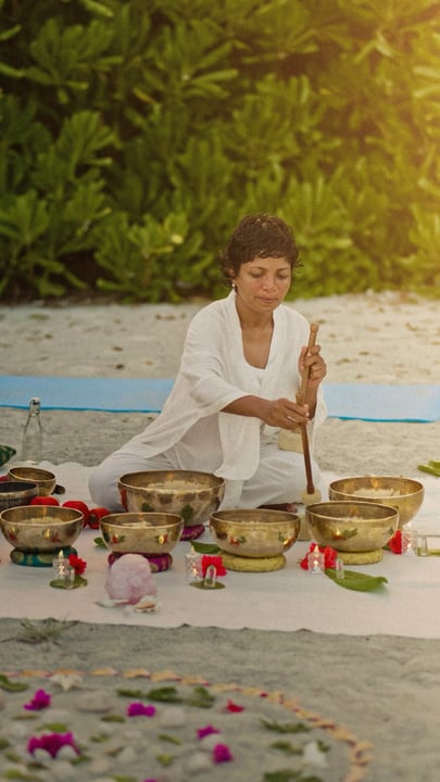 Stillness by the sea. As part of World Wellness Weekend, we gathered on the shoreline for beach yoga at Hideaway, flowing through each pose to the sound of the waves. As the practice settled, visiting