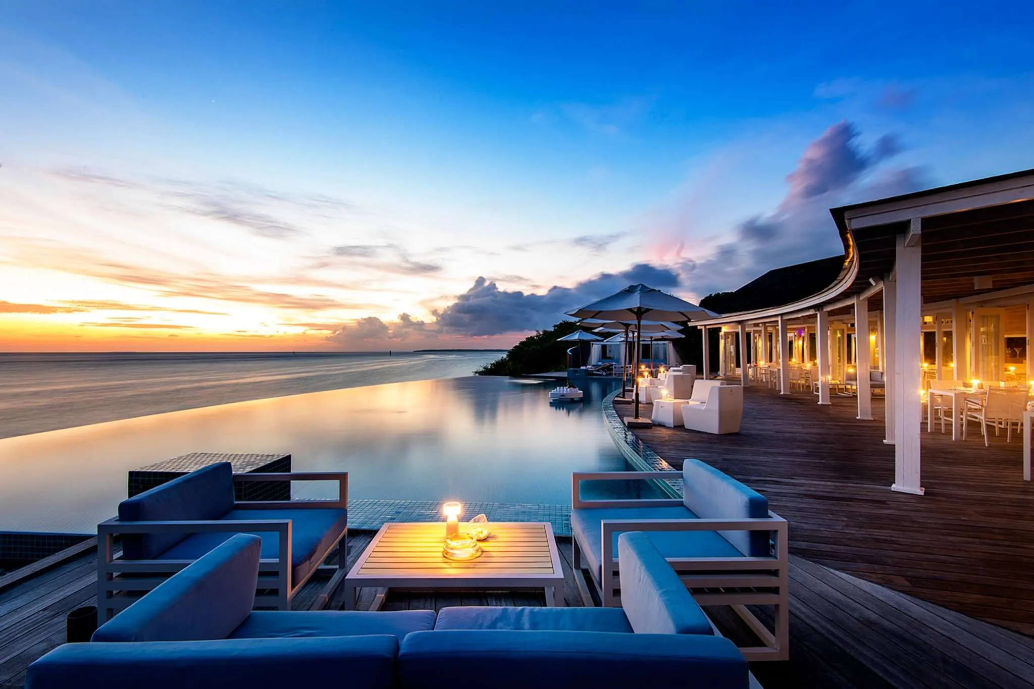 Sunset Pool Café restaurant