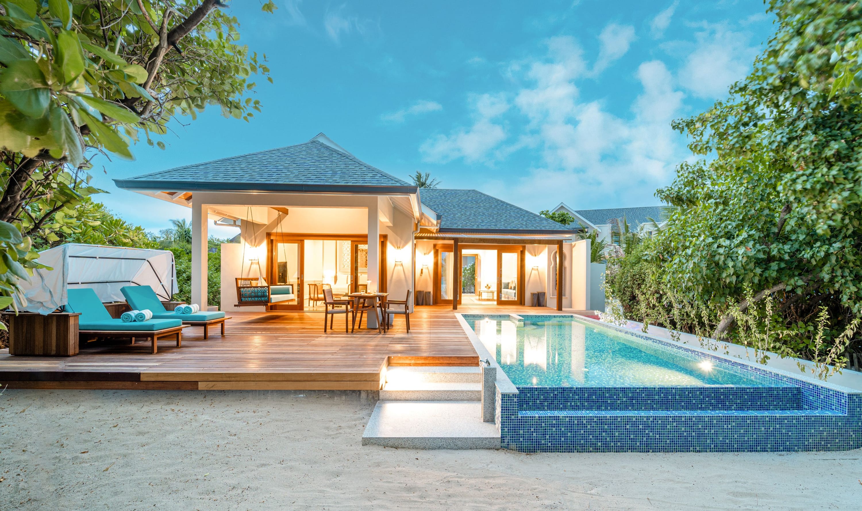 Signature Beach Residence mit Pool im Hideaway Beach Resort & Spa