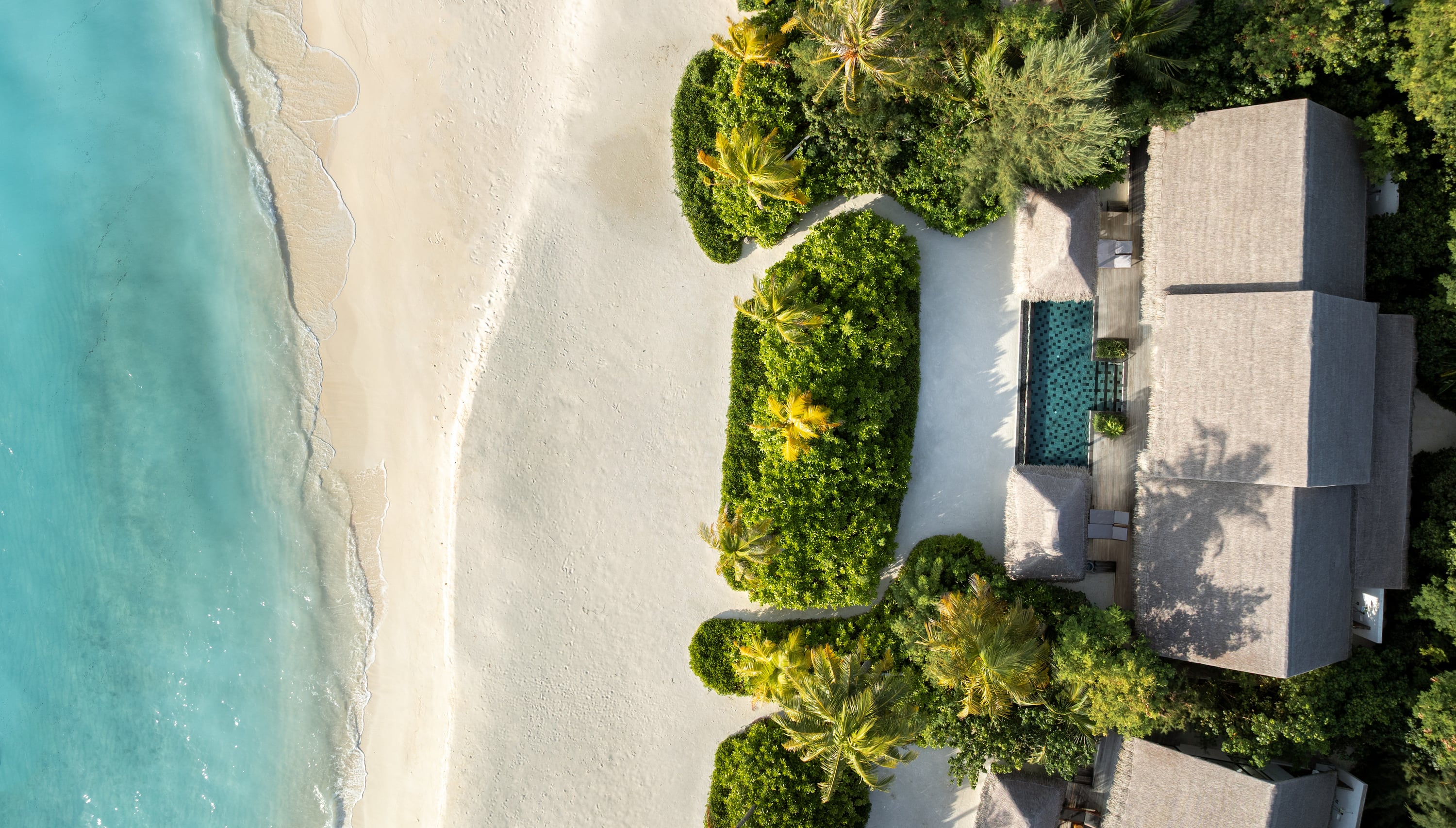 Luftaufnahme der Two Bedroom Beach Pool Villa im Hilton Maldives Amingiri Resort & Spa