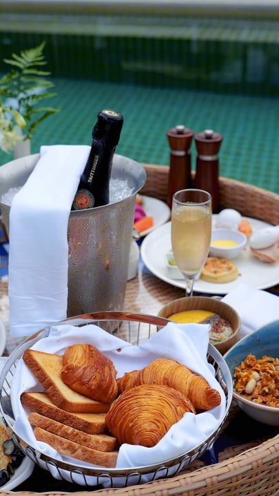 With breakfast served on the water and the island still calm, mornings feel easy and unplanned. A floating breakfast is all about enjoying the moment as it is.

#Maldives #VisitMaldives #FloatingBreak