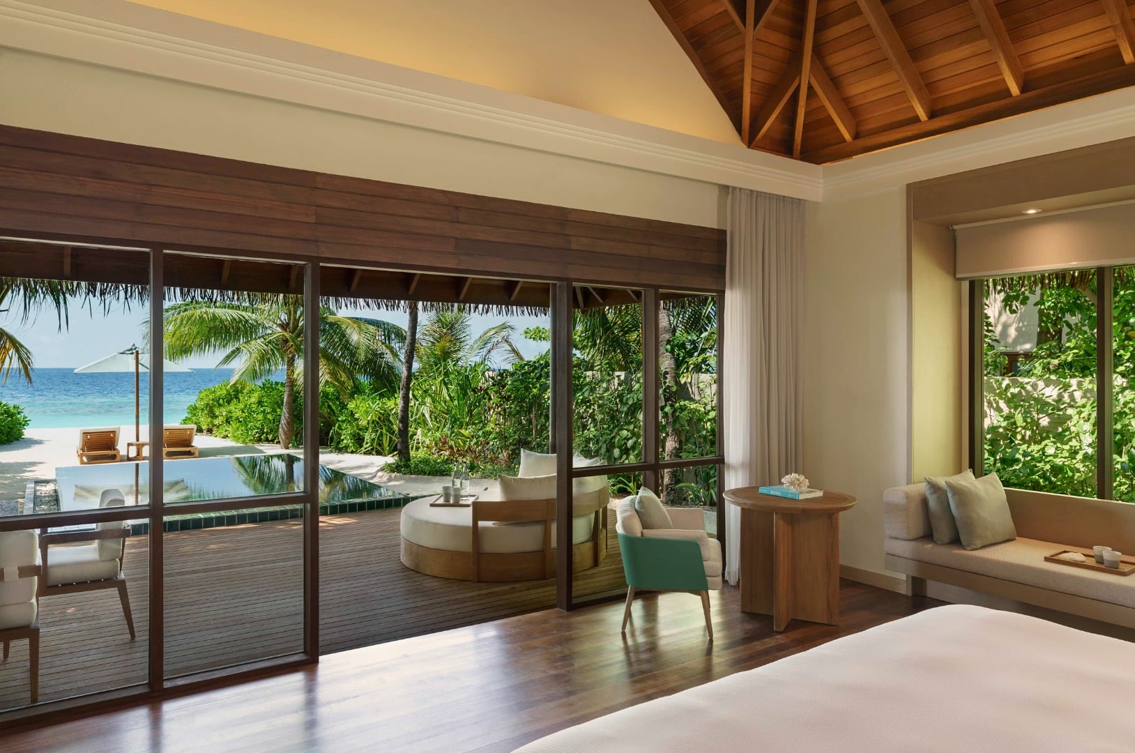 Deluxe Beach Bungalow mit Pool im Huvafen Fushi