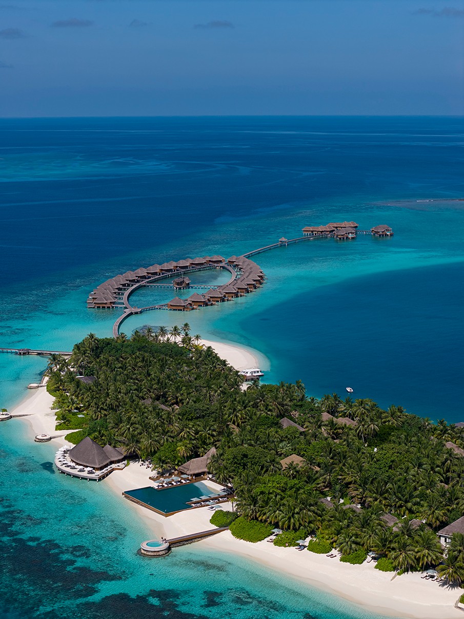 This Earth Day, we celebrate Huvafen Fushi, a 100% natural island where untouched beauty, vibrant reefs, and gentle shores remind us of the importance of preserving what is pure.

Here, luxury lives i