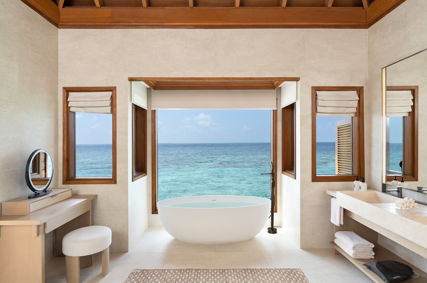 Foto von Huvafen Fushi Maldives vom 19. Juli 2026. Könnte ein Bild von Meer und Text sein.