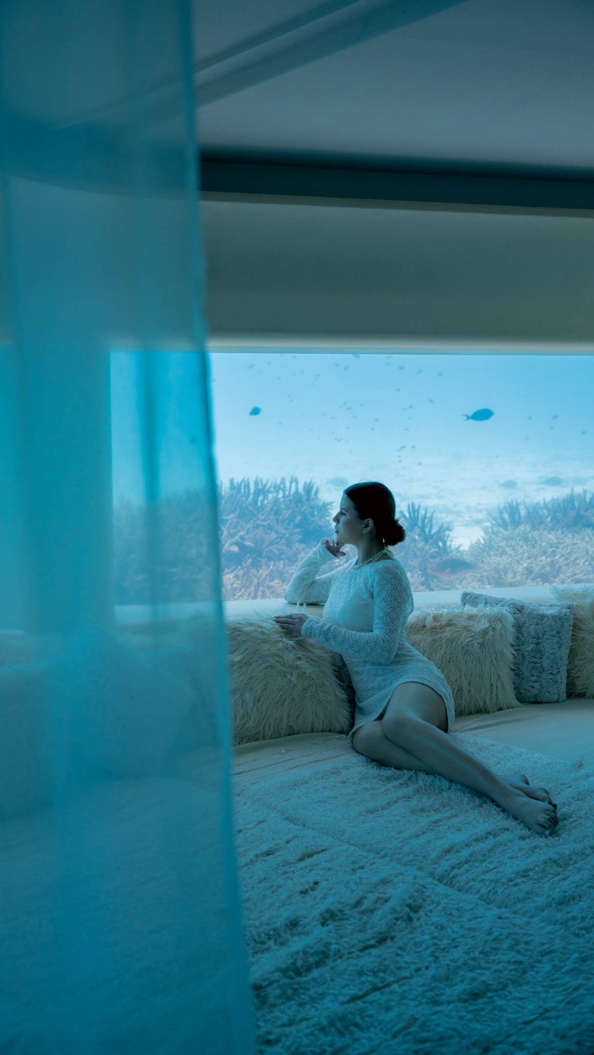 The world’s first underwater spa 🌊🐠

One of those experiences that feels almost unreal — surrounded by the underwater world of the Maldives at Huvafen Fushi @huvafenfushi_maldives 

Wearing @12store
