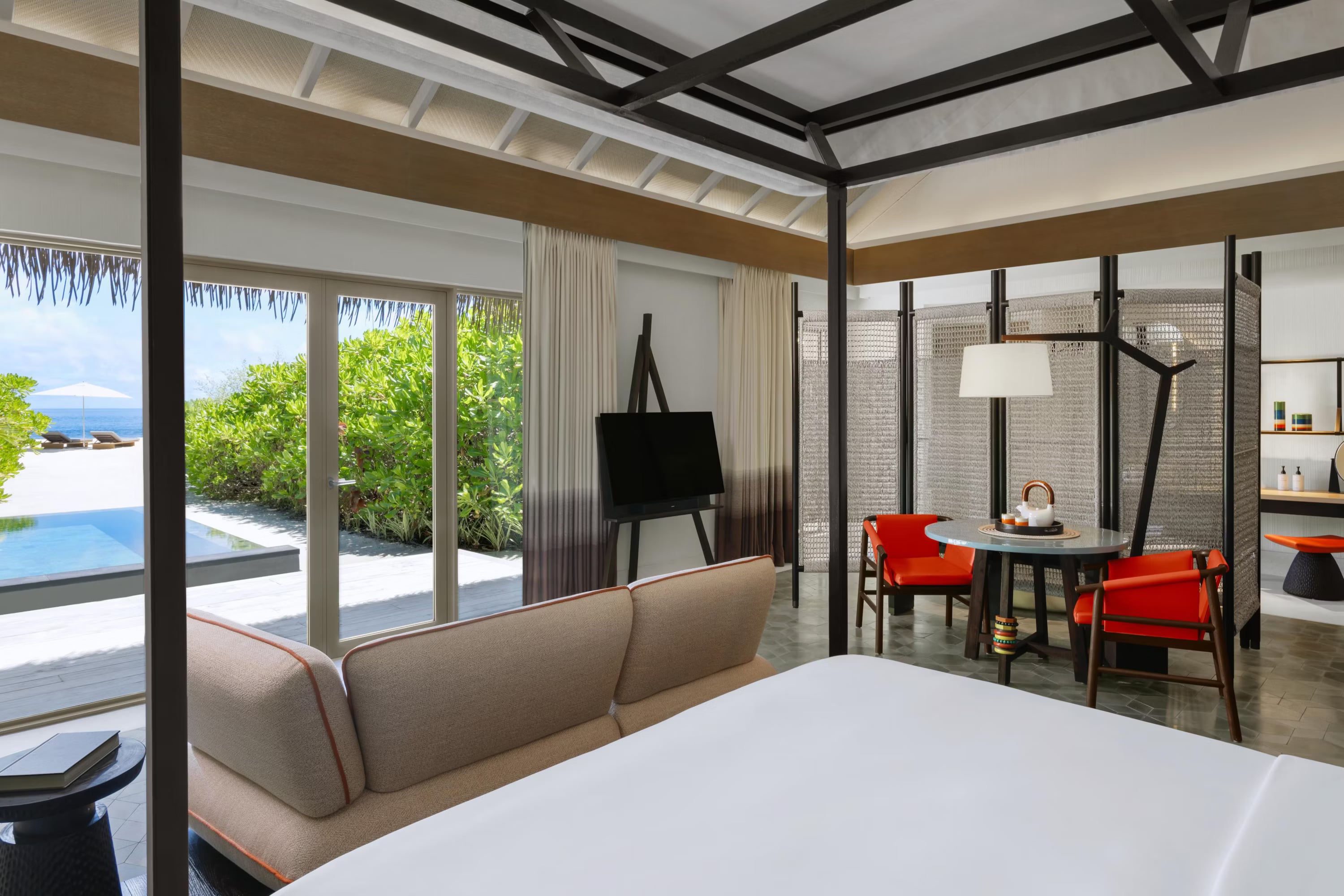 Beach Pool Villa im InterContinental Maldives Maamunagau