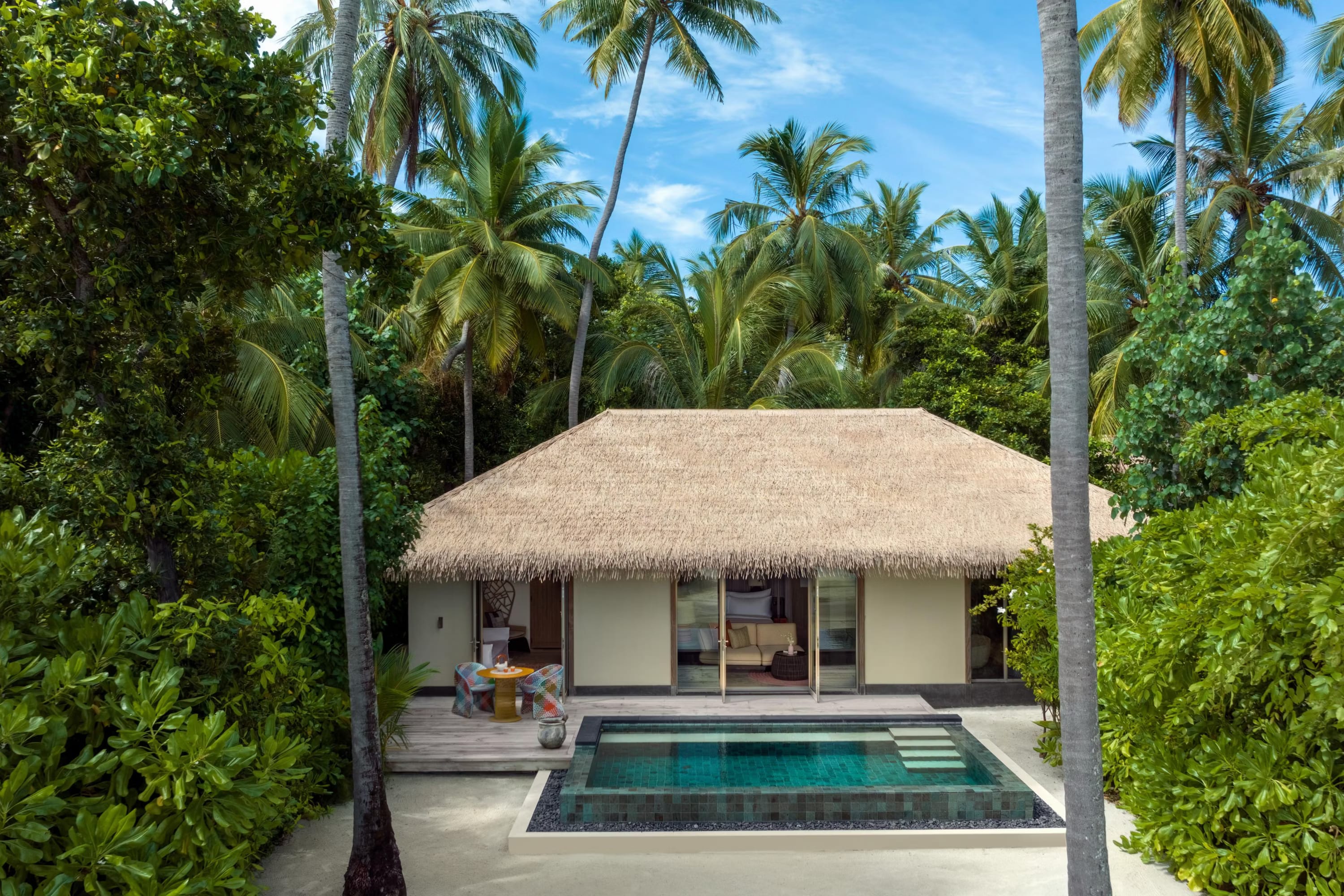 Family Beach Pool Villa im InterContinental Maldives Maamunagau