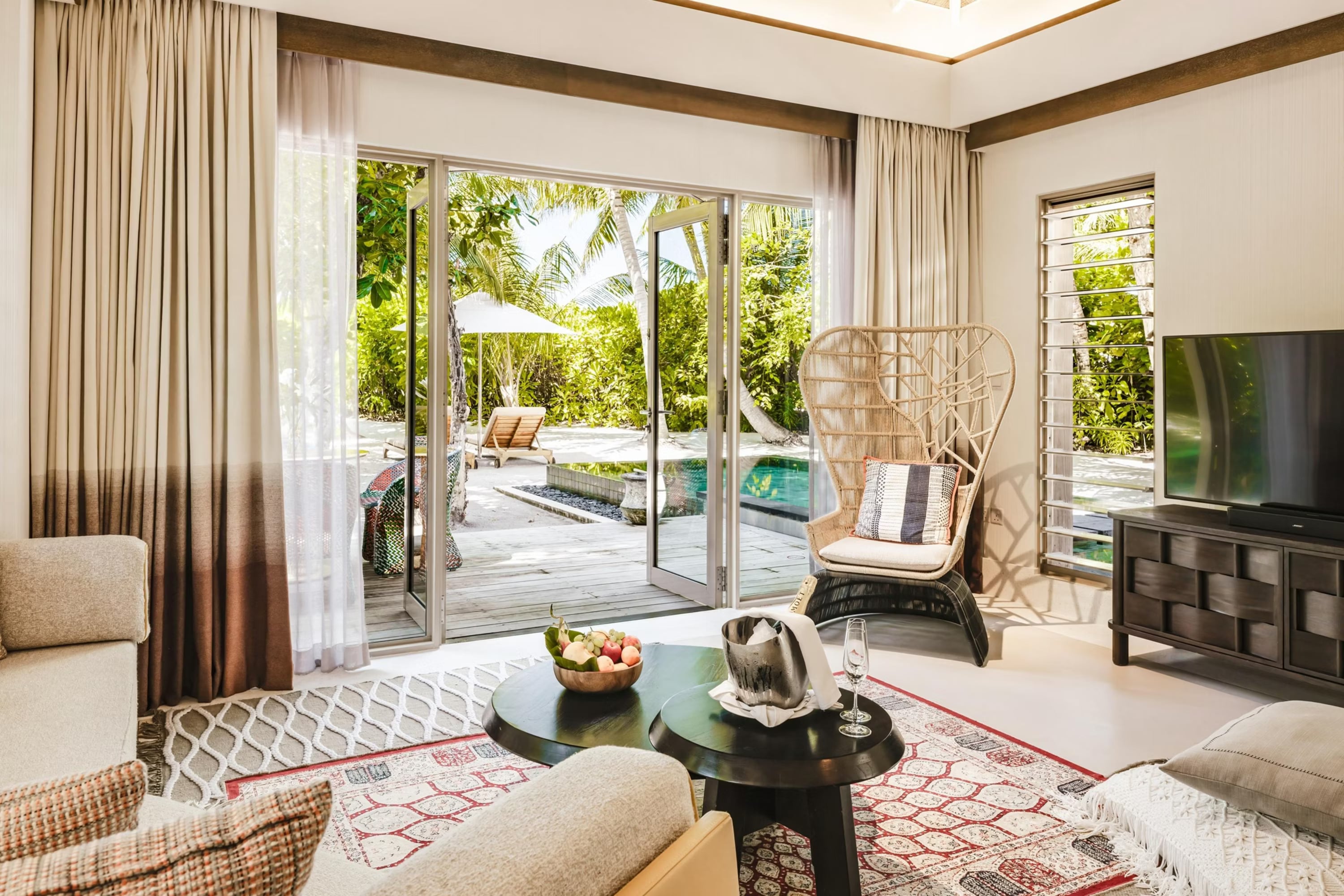 One Bedroom Sunset Beach Pool Villa im InterContinental Maldives Maamunagau