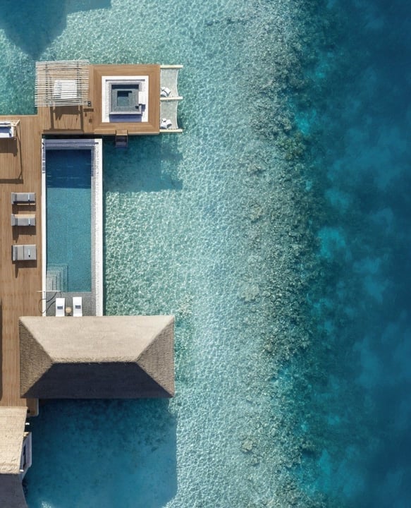 Embarquez pour un voyage captivant à travers l'art du récit dans notre enchanteresse villa sur pilotis nichée sur notre exquise île privée. ⁠
⁠
#ExclusivelyYours⁠
#DreamDestination⁠
#ThePrivateIsland