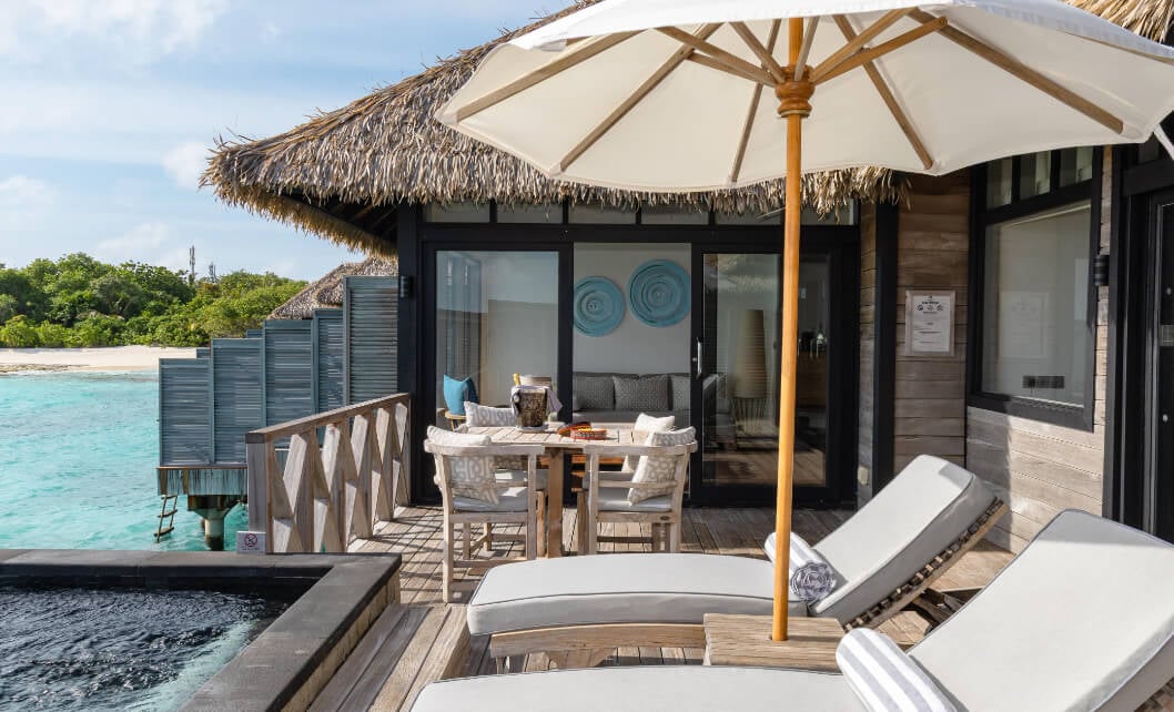 Sunrise Water Villa mit Infinity-Pool im JA Manafaru