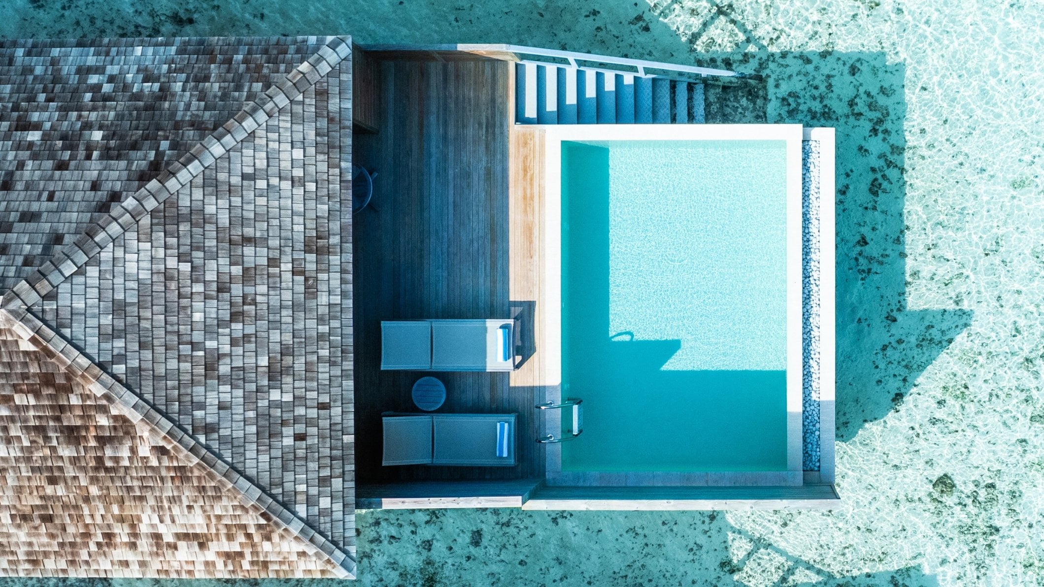 Dheru Water Pool Villa Außenansicht im Jawakara Islands Maldives