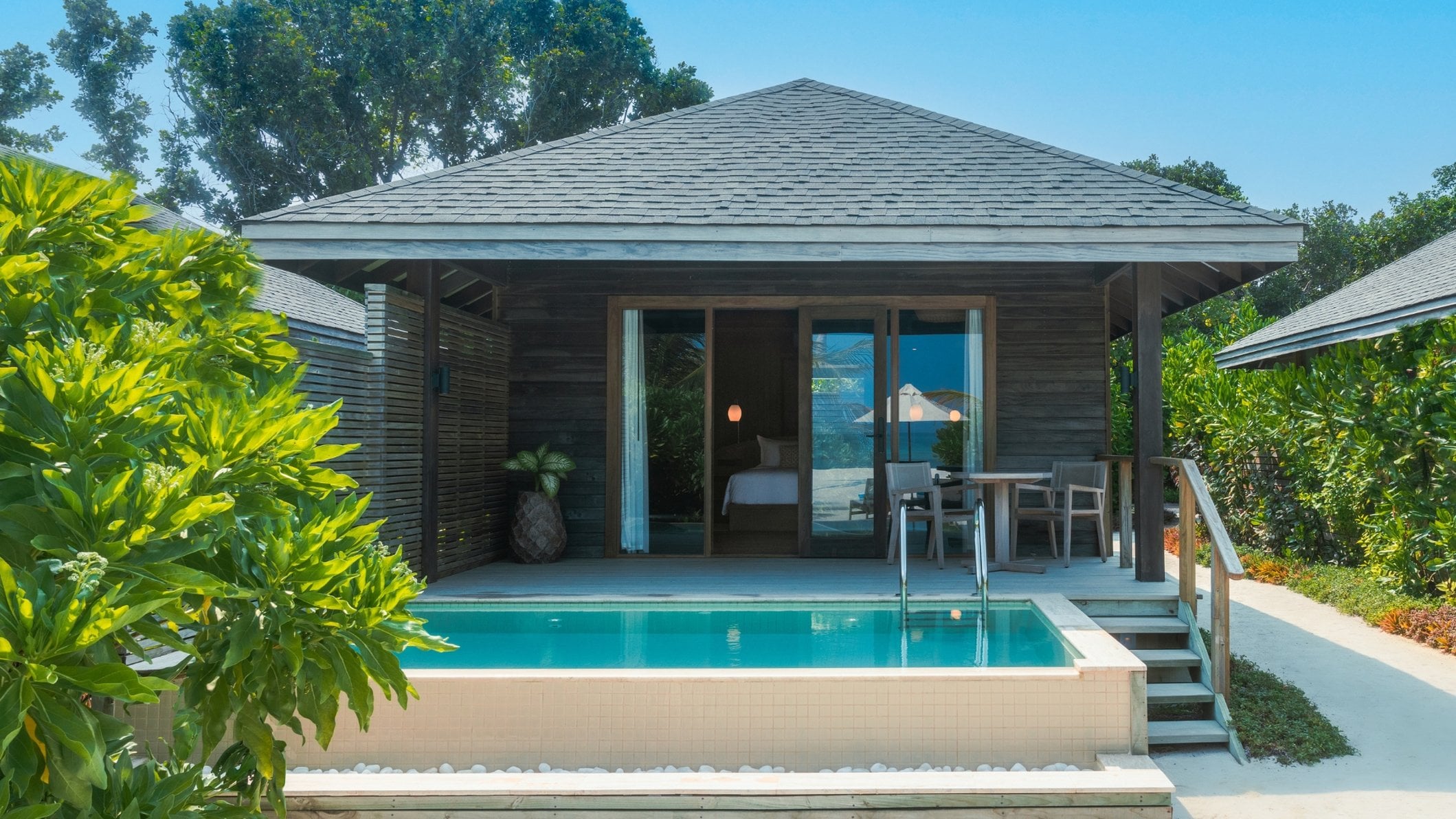 Mabin Beach Pool Villa Außenansicht im Jawakara Islands Maldives