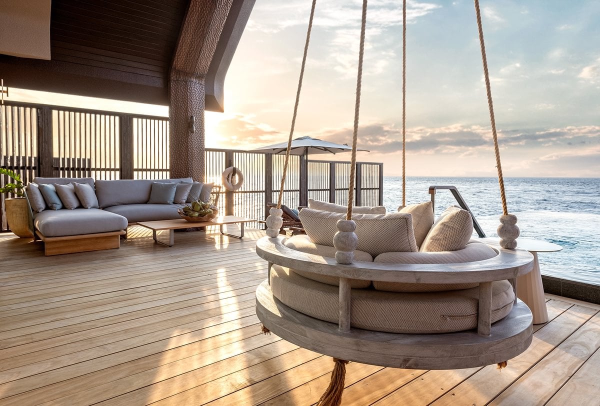Sunset Ocean Pool Villa - Deck im JOALI Being