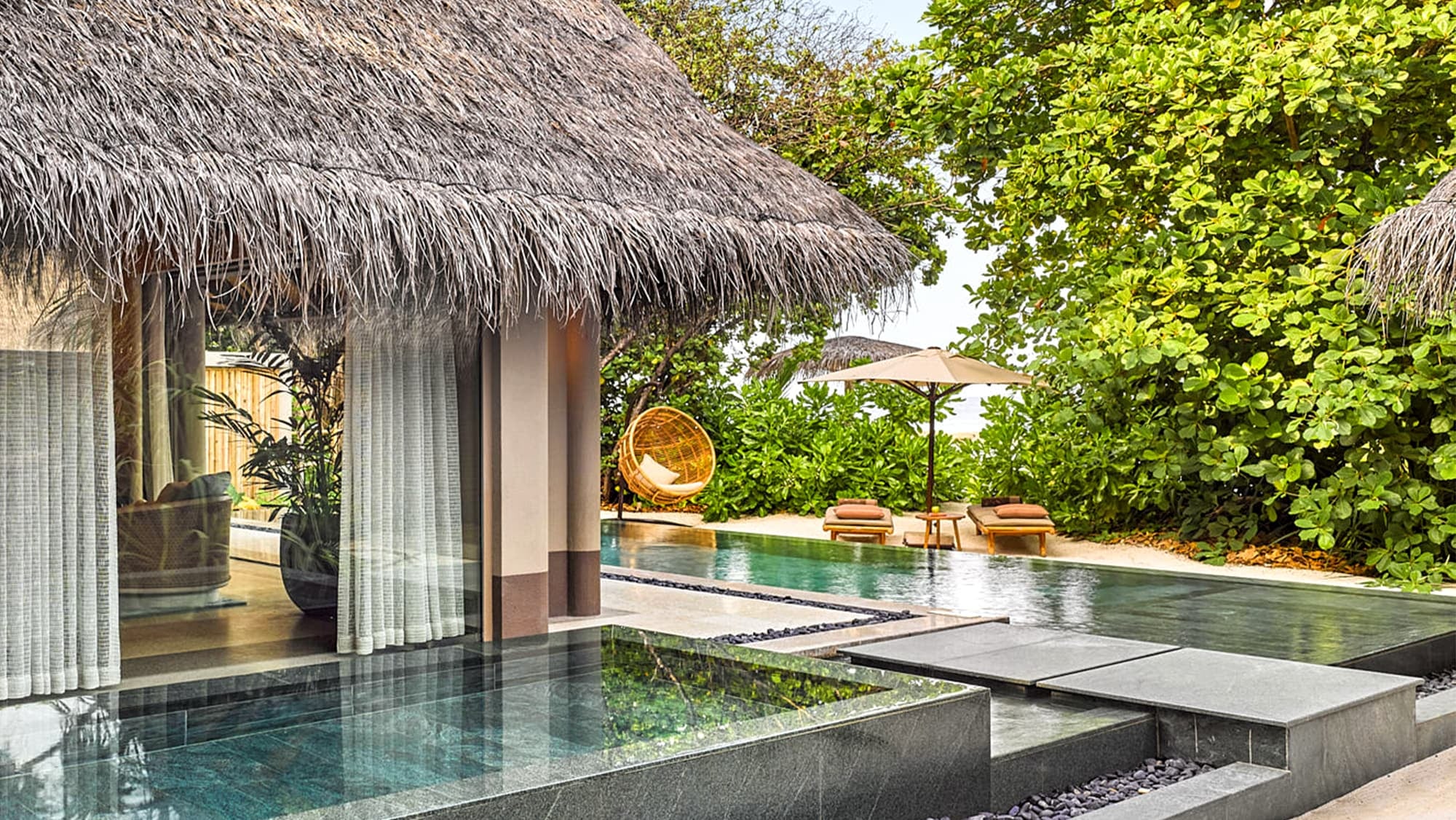 Beach Villa with Pool im JOALI Maldives