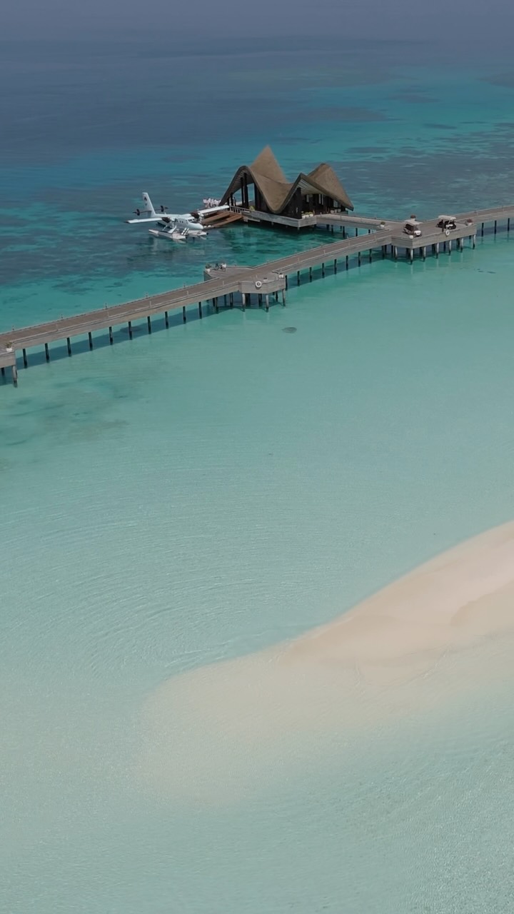 Surrounded by endless ocean views, JOALI Maldives invites moments of stillness, where art, nature, and mindful living come together at the first art-immersive resort in the Maldives.​

#JOALIMaldives 