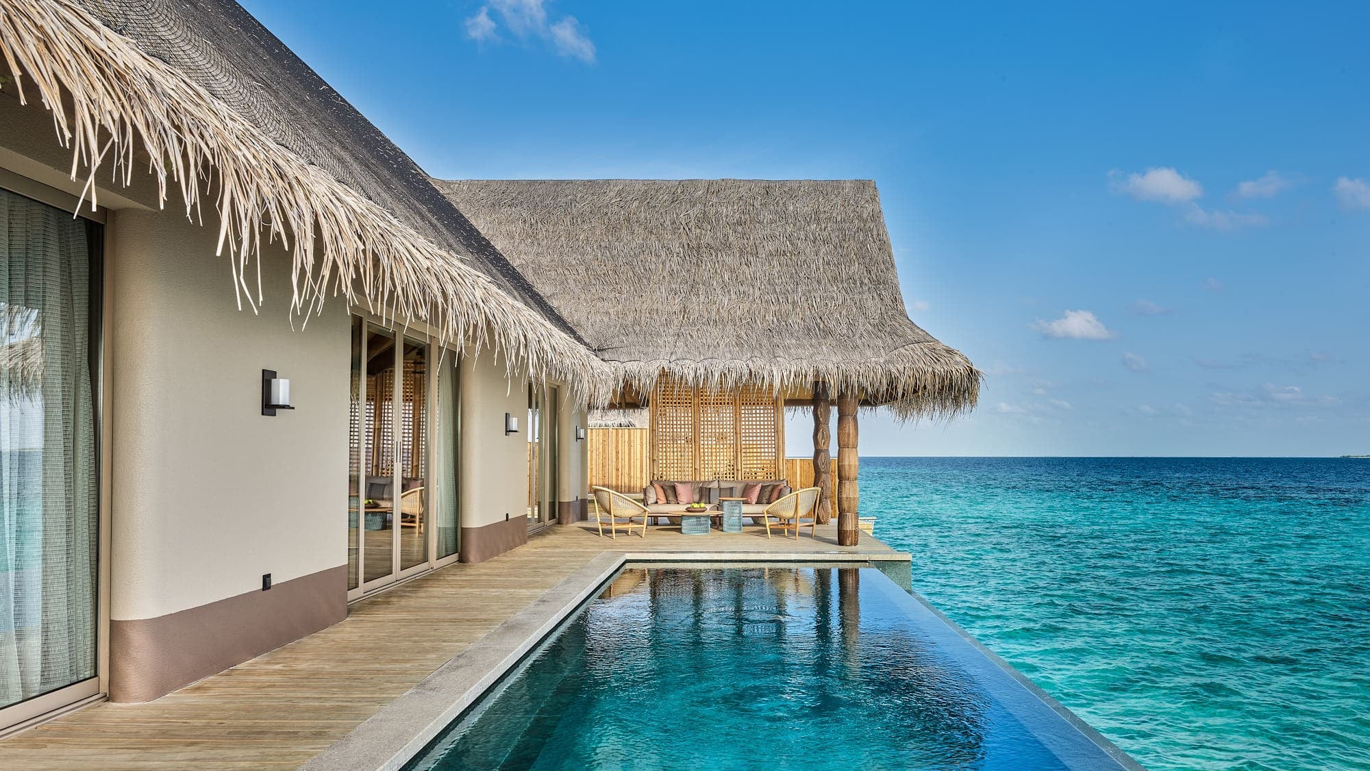 Luxuriöse Sunset Water Villa with Pool im JOALI Maldives
